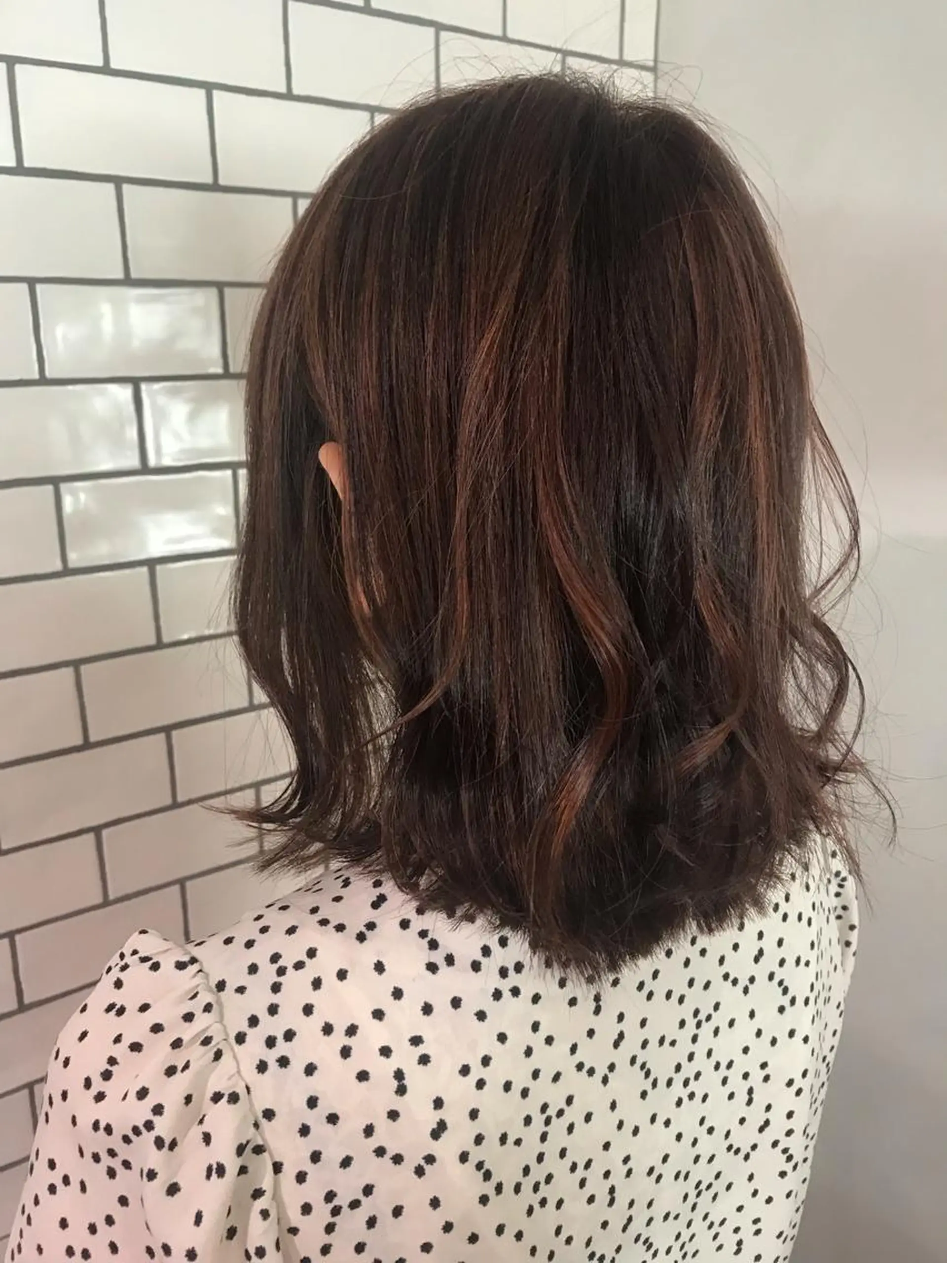 セミロング カラー ハイライトカラー ハイライト 磧本 祐里恵のヘアスタイル