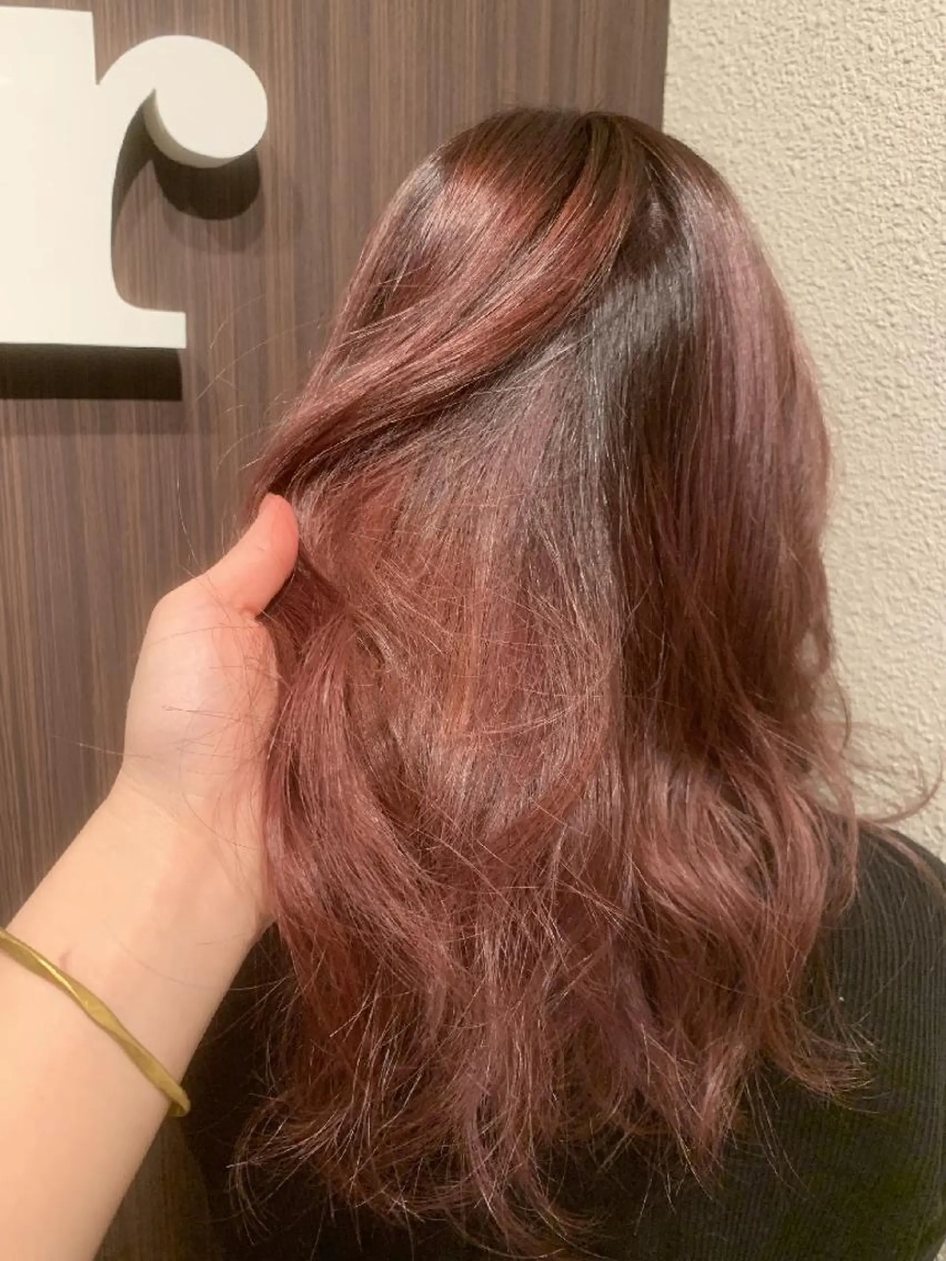 セミロング カラー ピンクカラー バイオレットカラー 前之園 ひかるのヘアスタイル