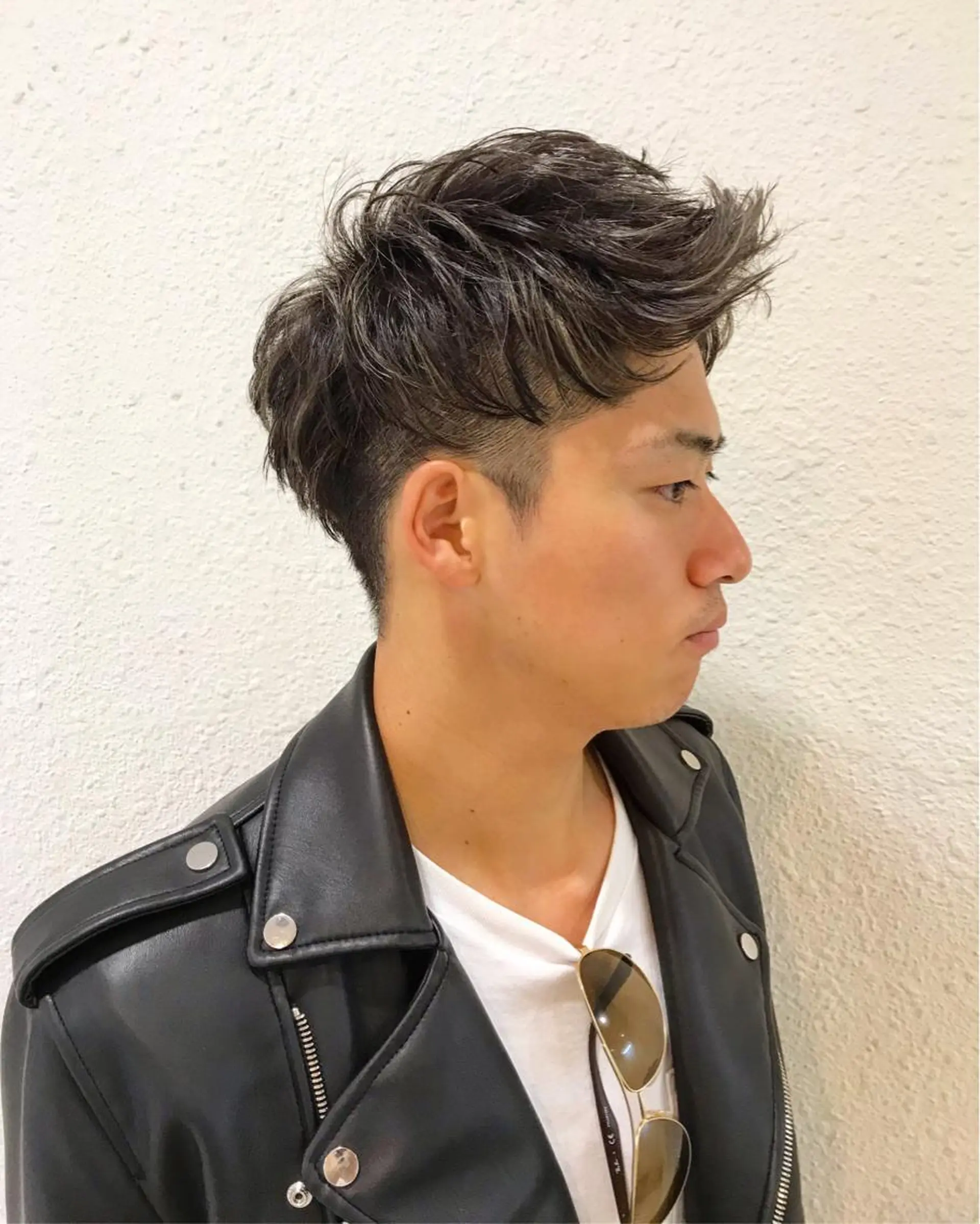 メンズ メンズハイライト ツーブロック カット ヘアカラー 🟦メンズパーマ🟦 横浜駅｜小上馬淳司のヘアスタイル