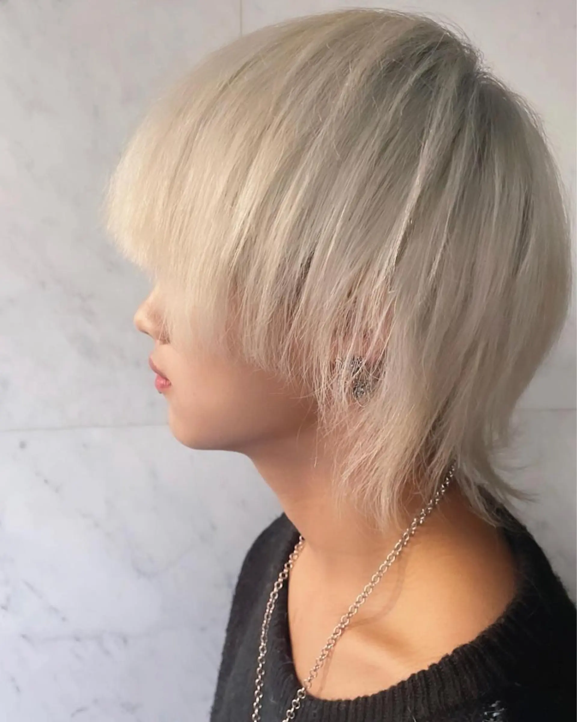 ショート カラー アッシュ アッシュグレー アッシュグレージュ バレイヤージュ ミストバング ✨色落ちまで可愛い✨ MANATO🎨🌈のヘアスタイル