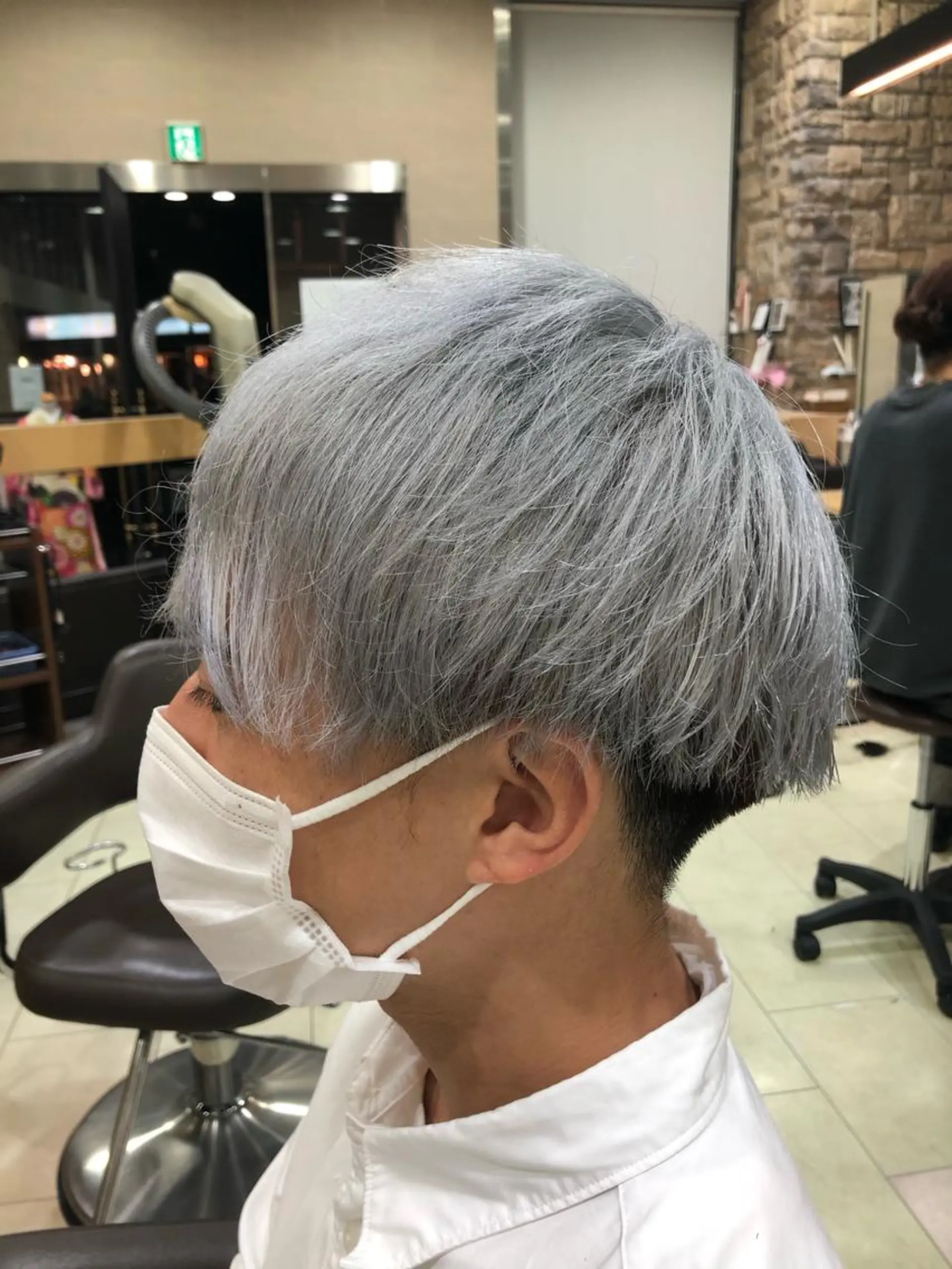ショート カラー メンズ ヘアカラー メンズ特化 古賀陸斗のヘアスタイル