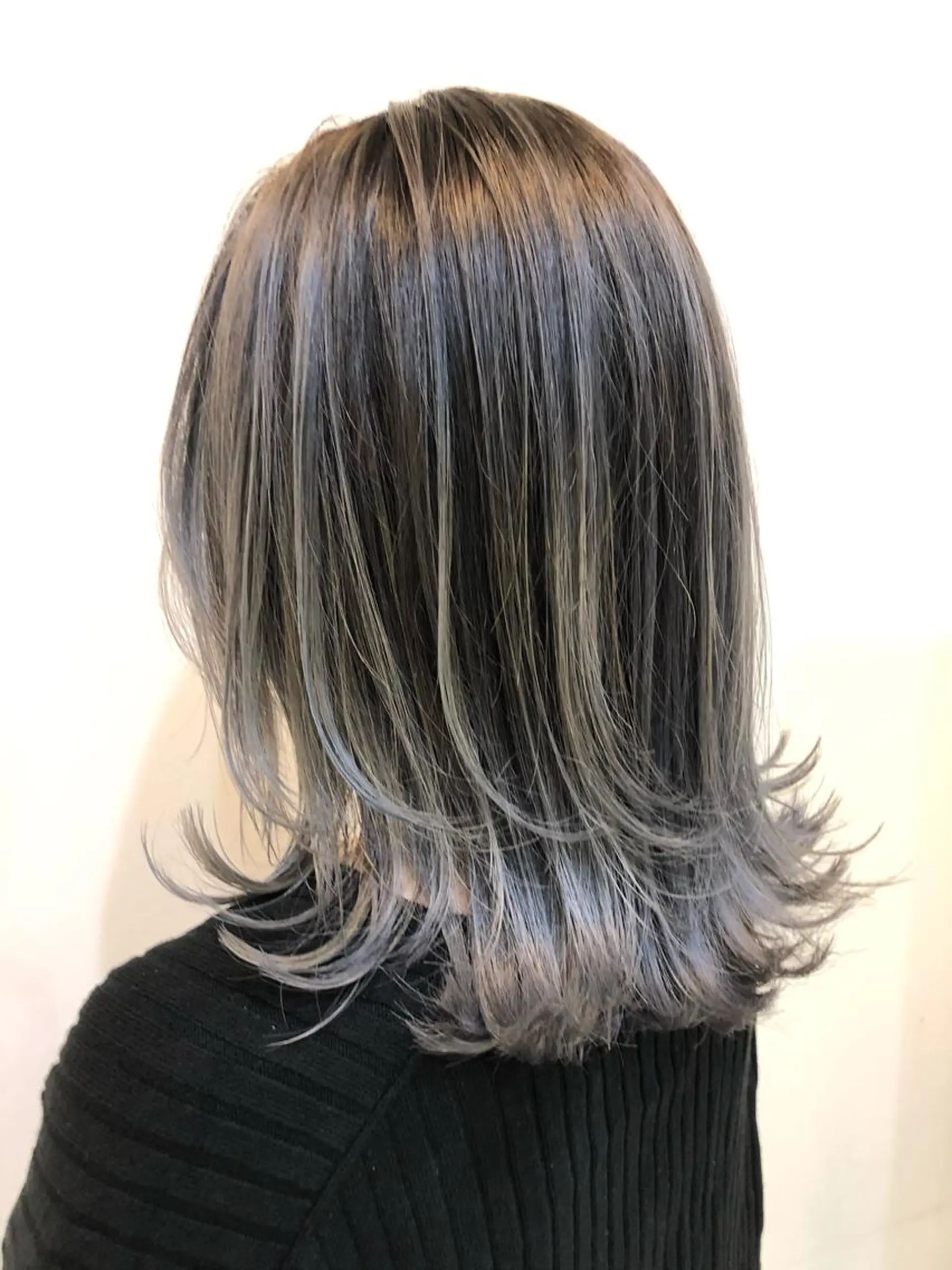 ミディアム ボブ 外国人風カラー ハイライト レイヤーカット ヘアカラー yasu ヤスのヘアスタイル