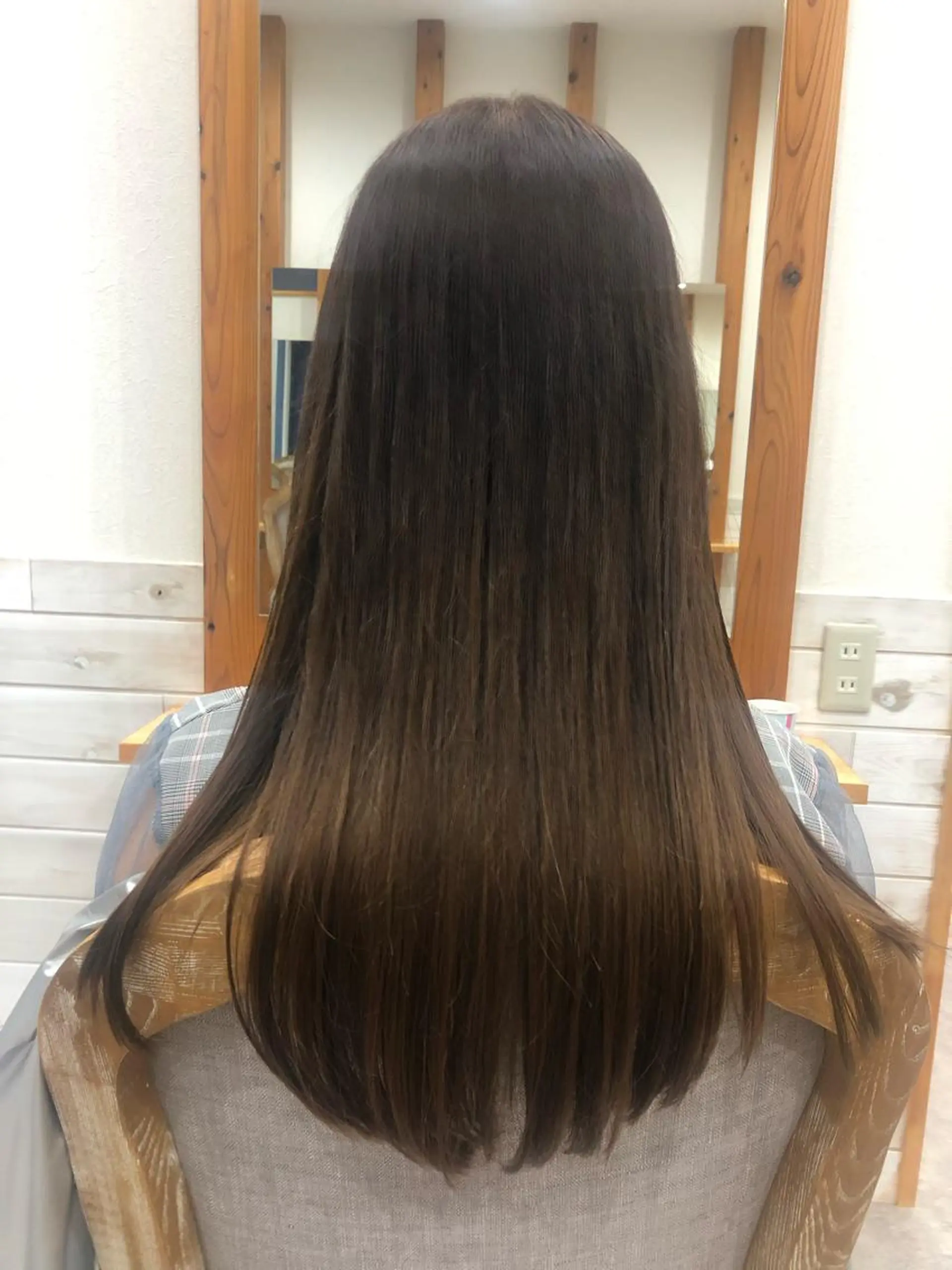 ロング カラー 髪質改善＆ブリーチ 伊勢　祐一郎のヘアスタイル