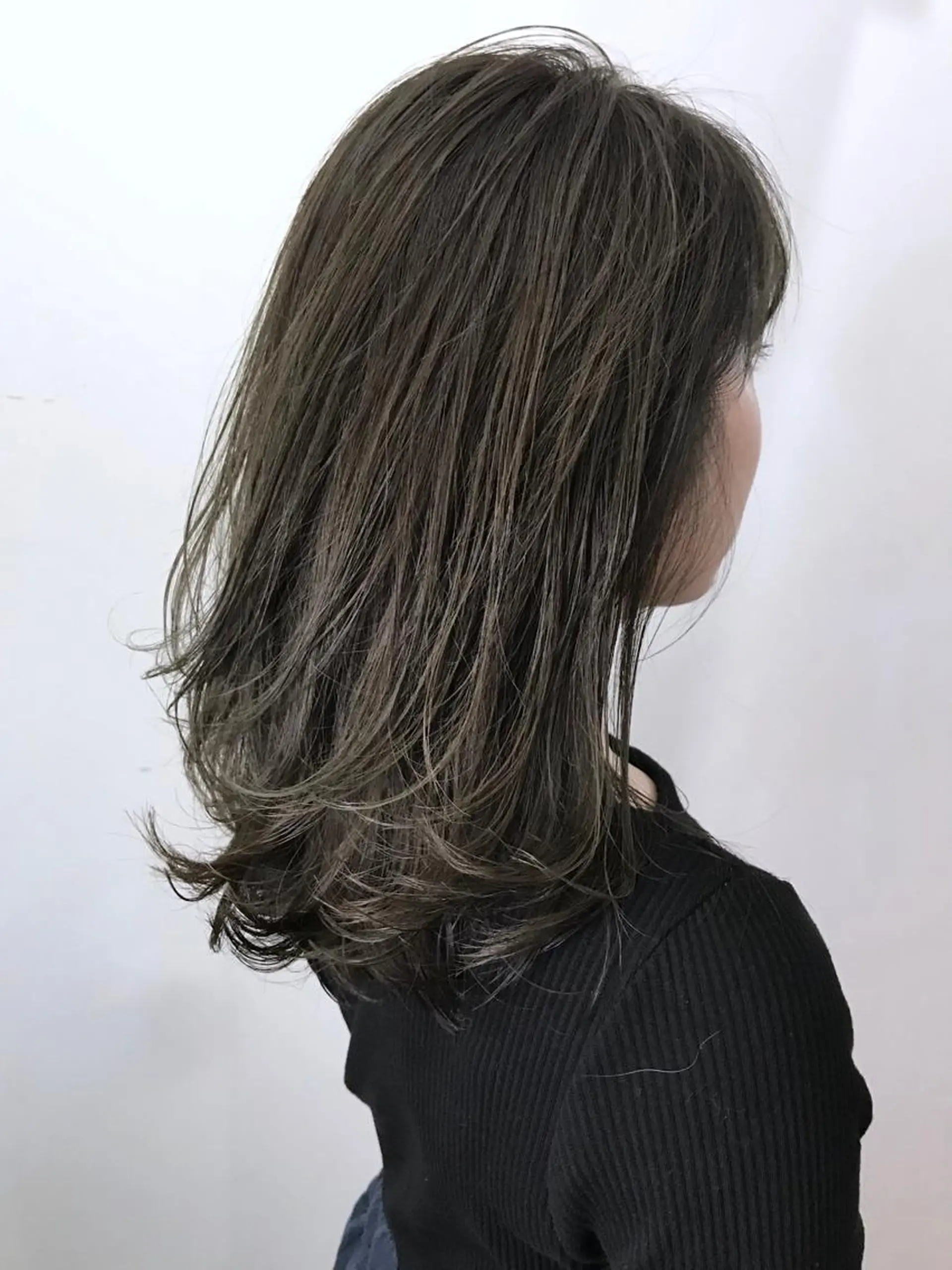 ミディアム カラー グレージュ ハイライトカラー ミント ハイライト エクステ（レミー毛） NINEのヘアスタイル