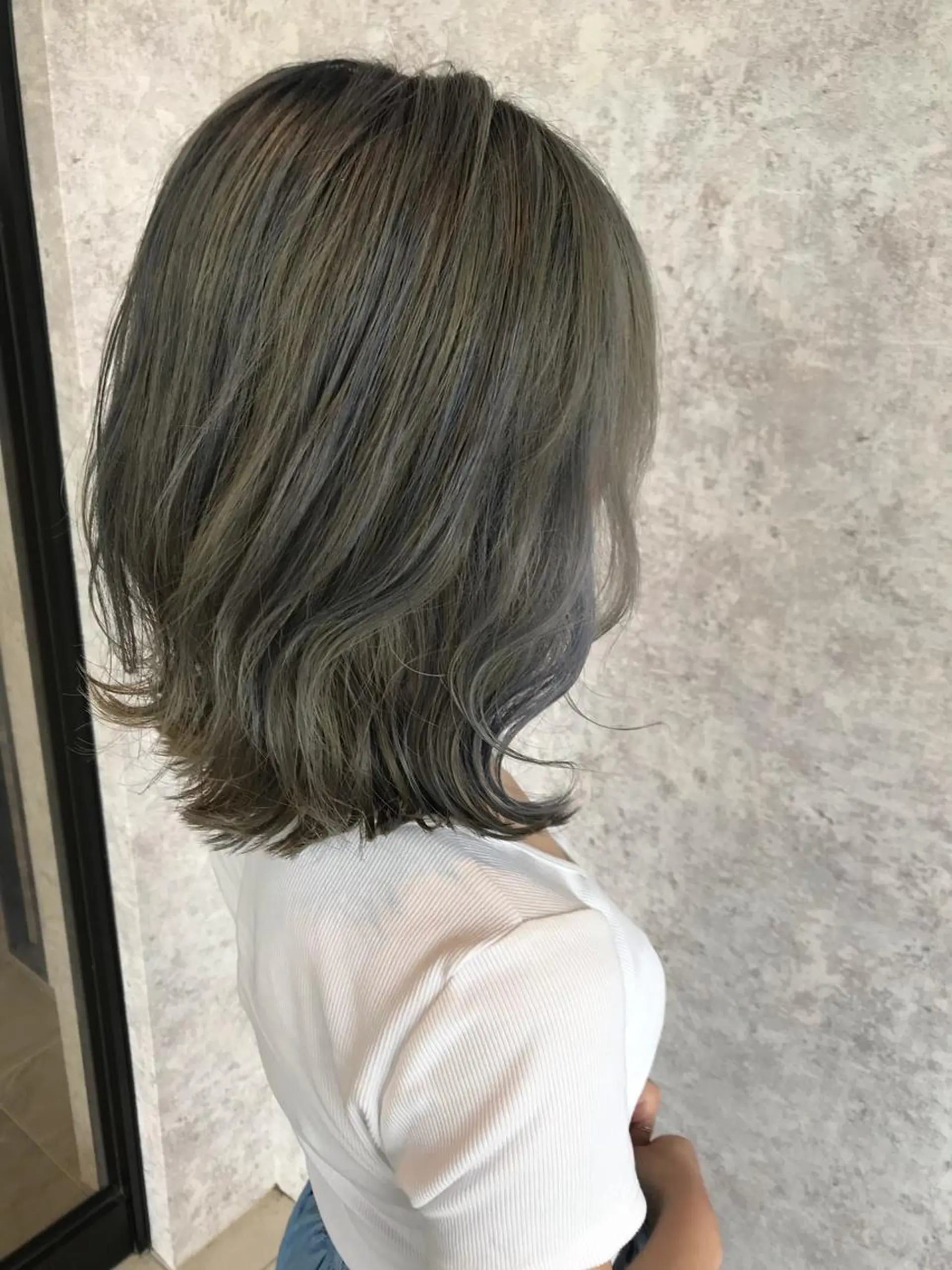 ミディアム カラー ヘアアレンジ ヘアカラー トリートメント earth尾形美穂 🫧髪質改善縮毛🫧のヘアスタイル