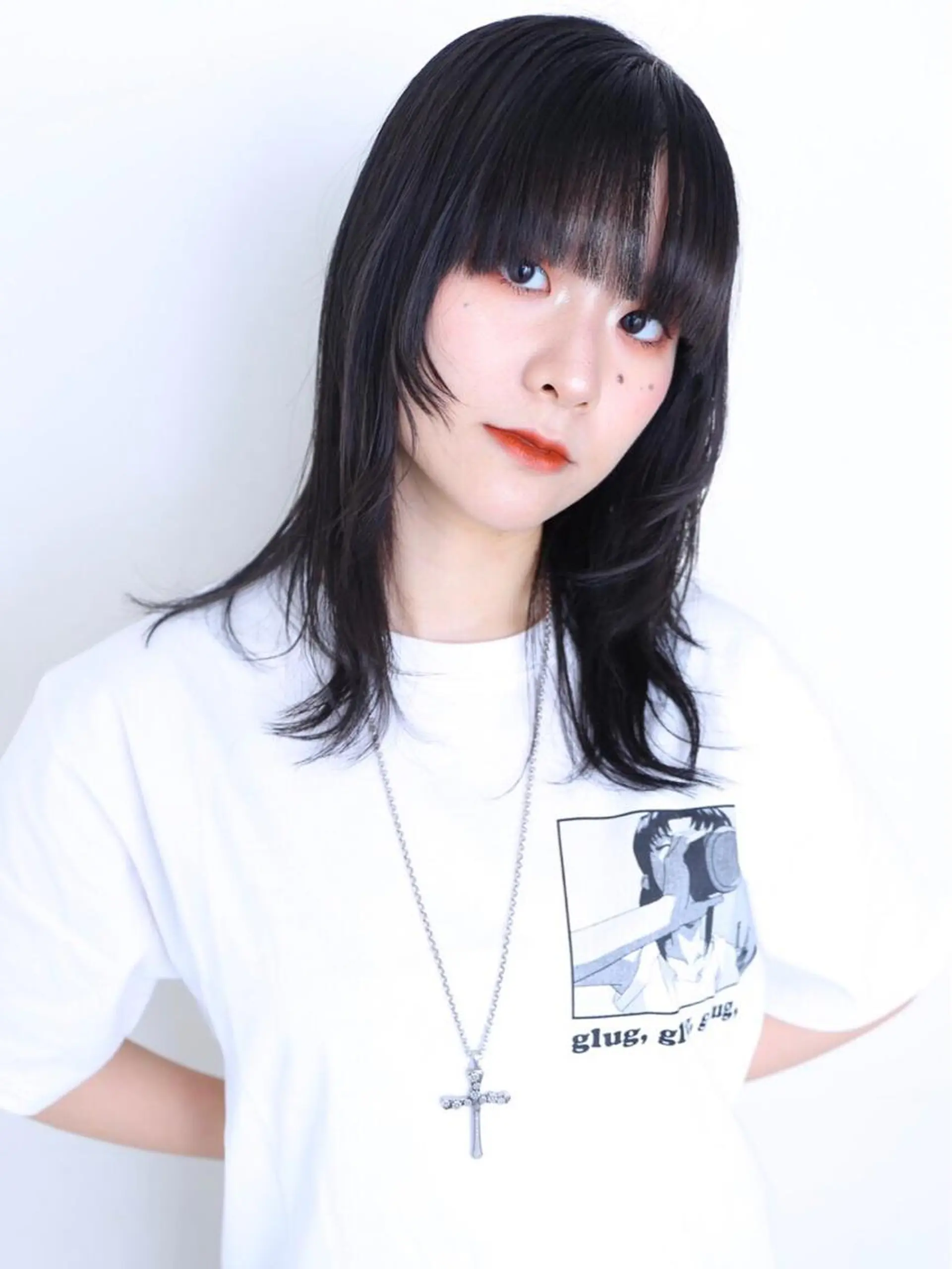 ミディアム ウルフカット／吉村 桃子のヘアスタイル