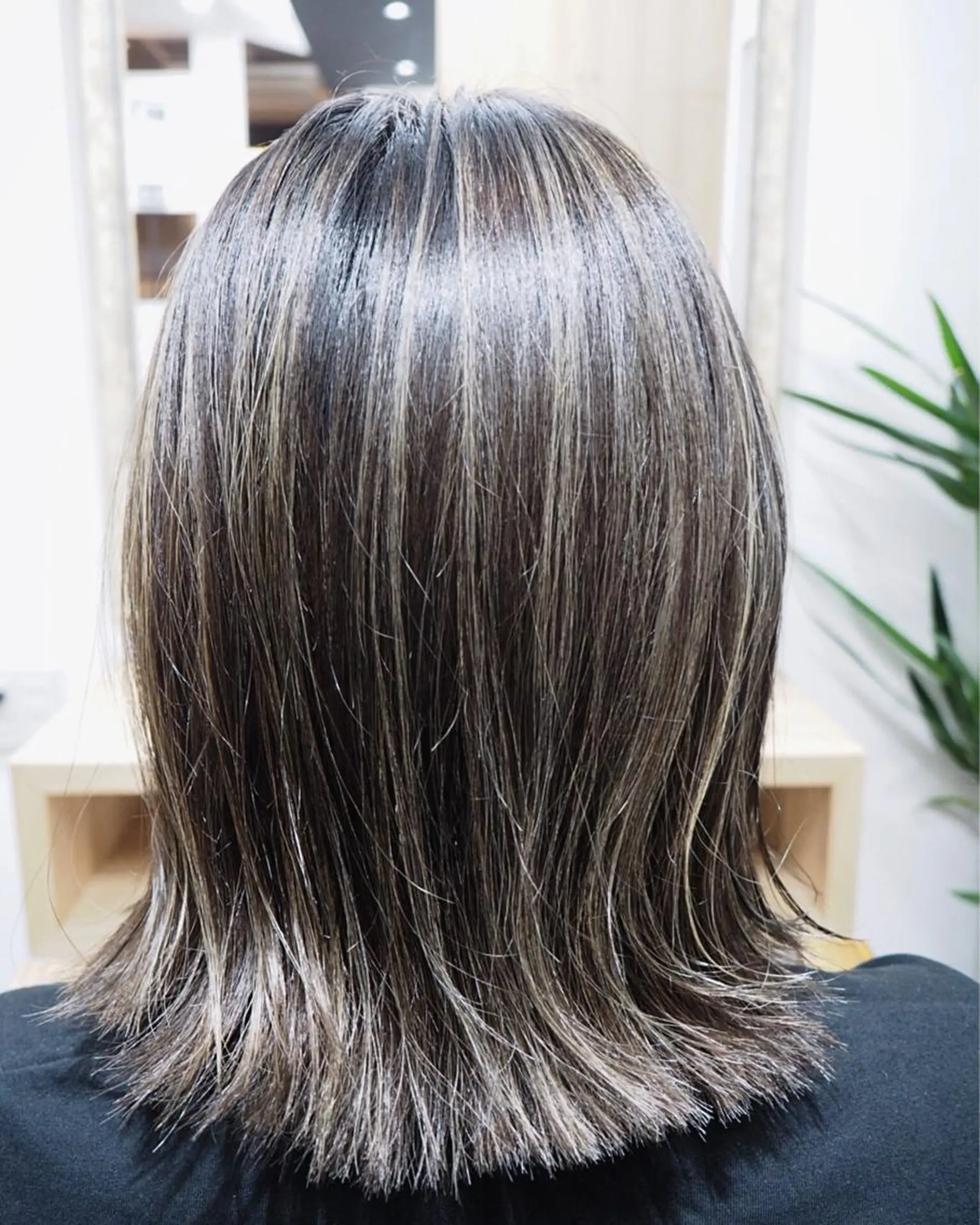 ミディアム カラー ヘアカラー トリートメント 土屋 貴章のヘアスタイル