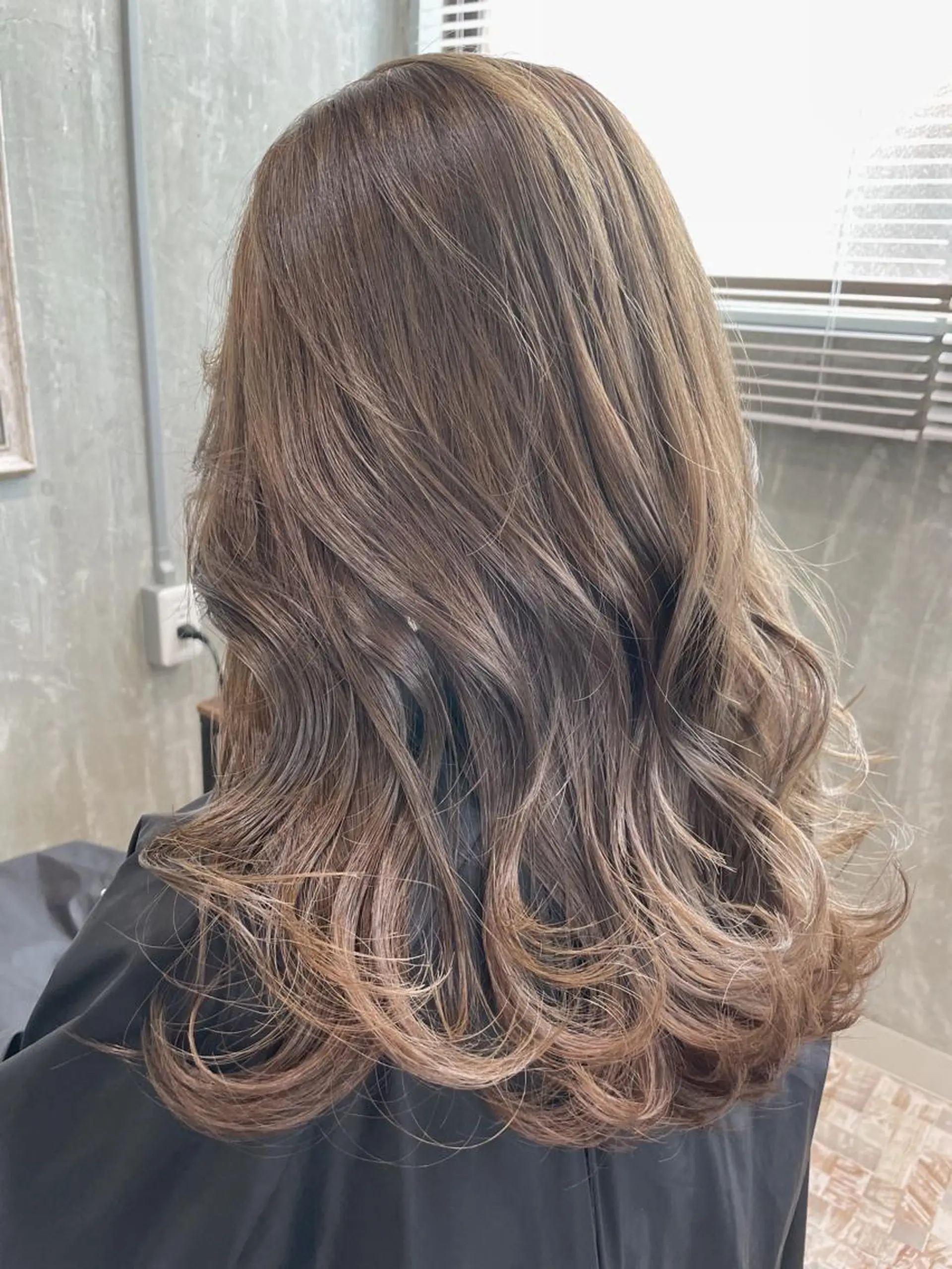 セミロング カラー ベージュカラー ブリーチ 透明感カラー ブリーチなしカラー risako🇰🇷 韓国ヘア/レイヤーのヘアスタイル