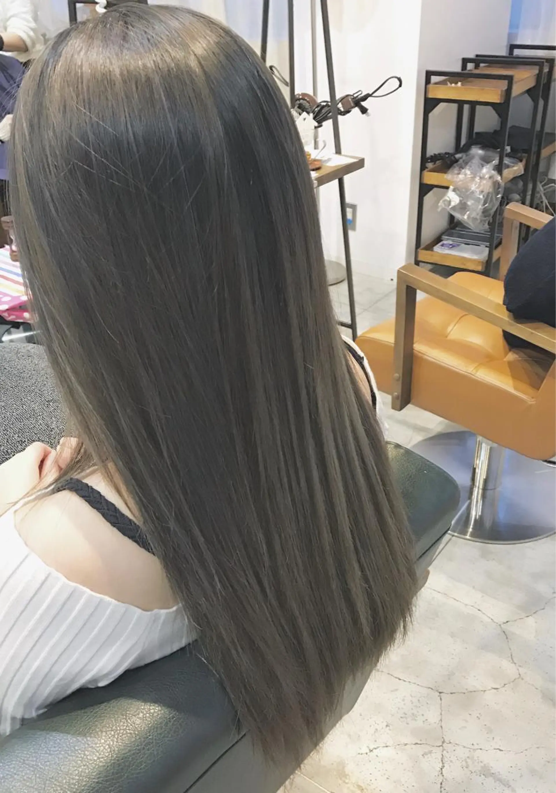 セミロング ロング カラー グレージュ ハイライトカラー ハイライト にった みずきのヘアスタイル