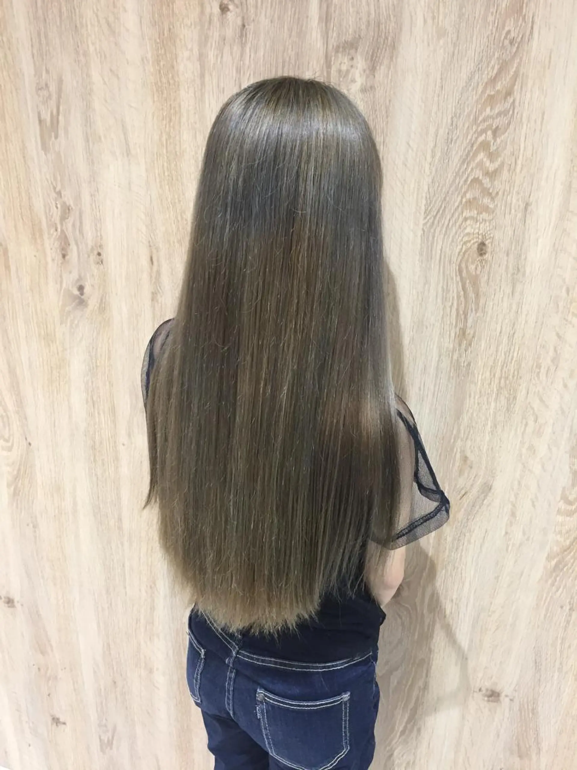 カラー グレージュ 中林 由佳のヘアスタイル