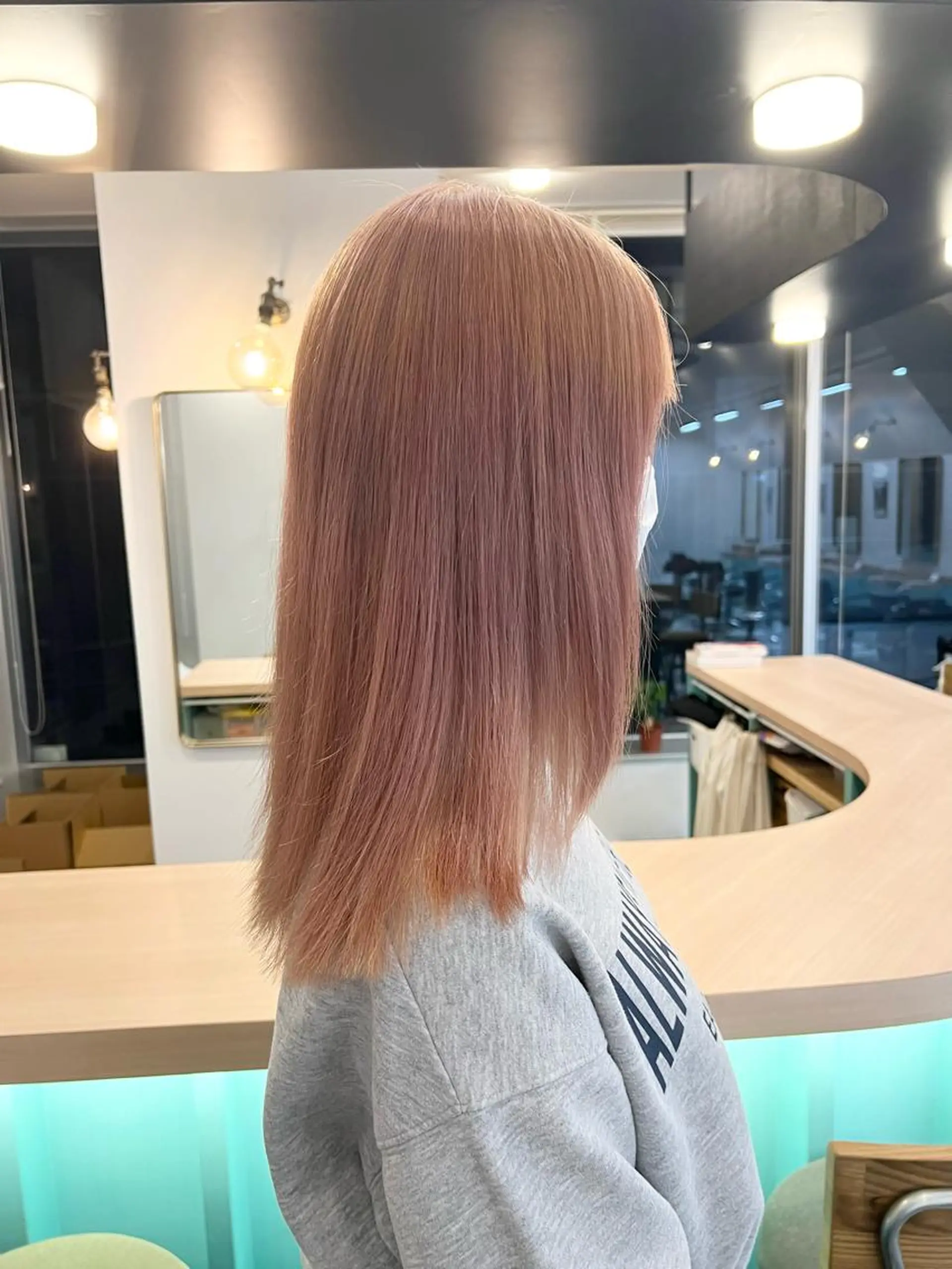 ミディアム カット ヘアカラー トリートメント 艶髪レイヤー/ ハイトーンKeitaのヘアスタイル