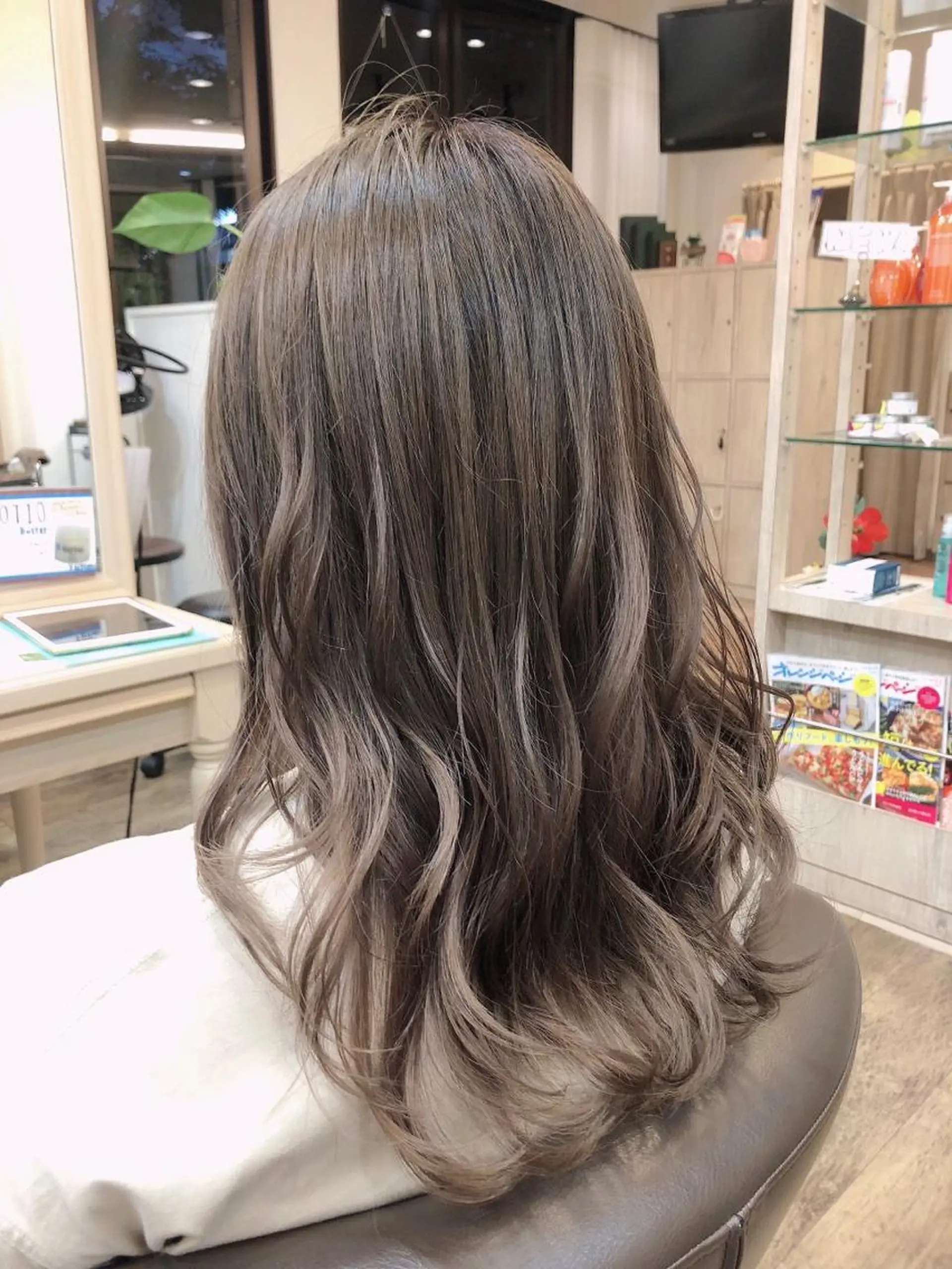 セミロング カラー 尚平 40代からの 髪質改善専門のその他イメージ