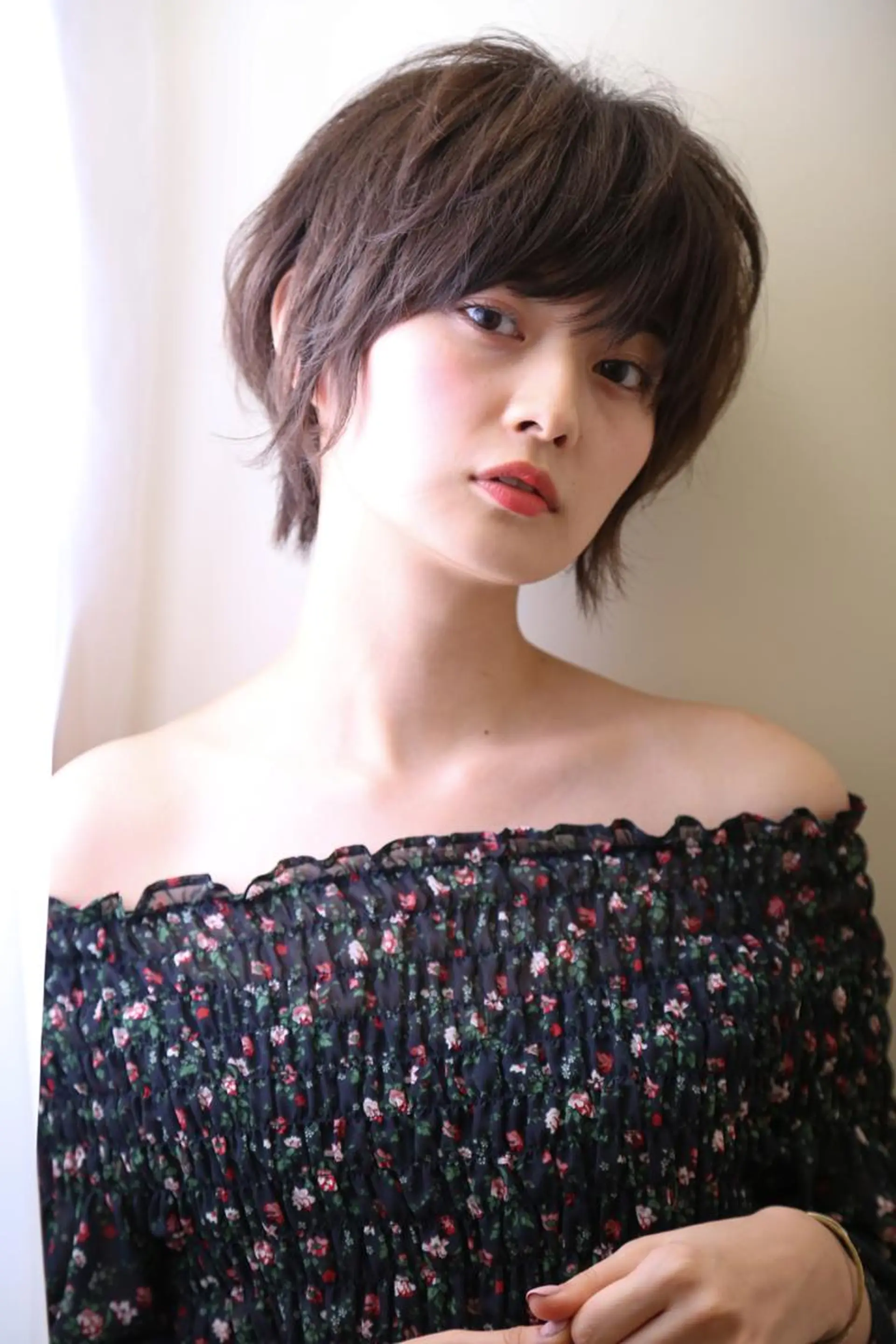 ミディアム 江原 彩華のヘアスタイル