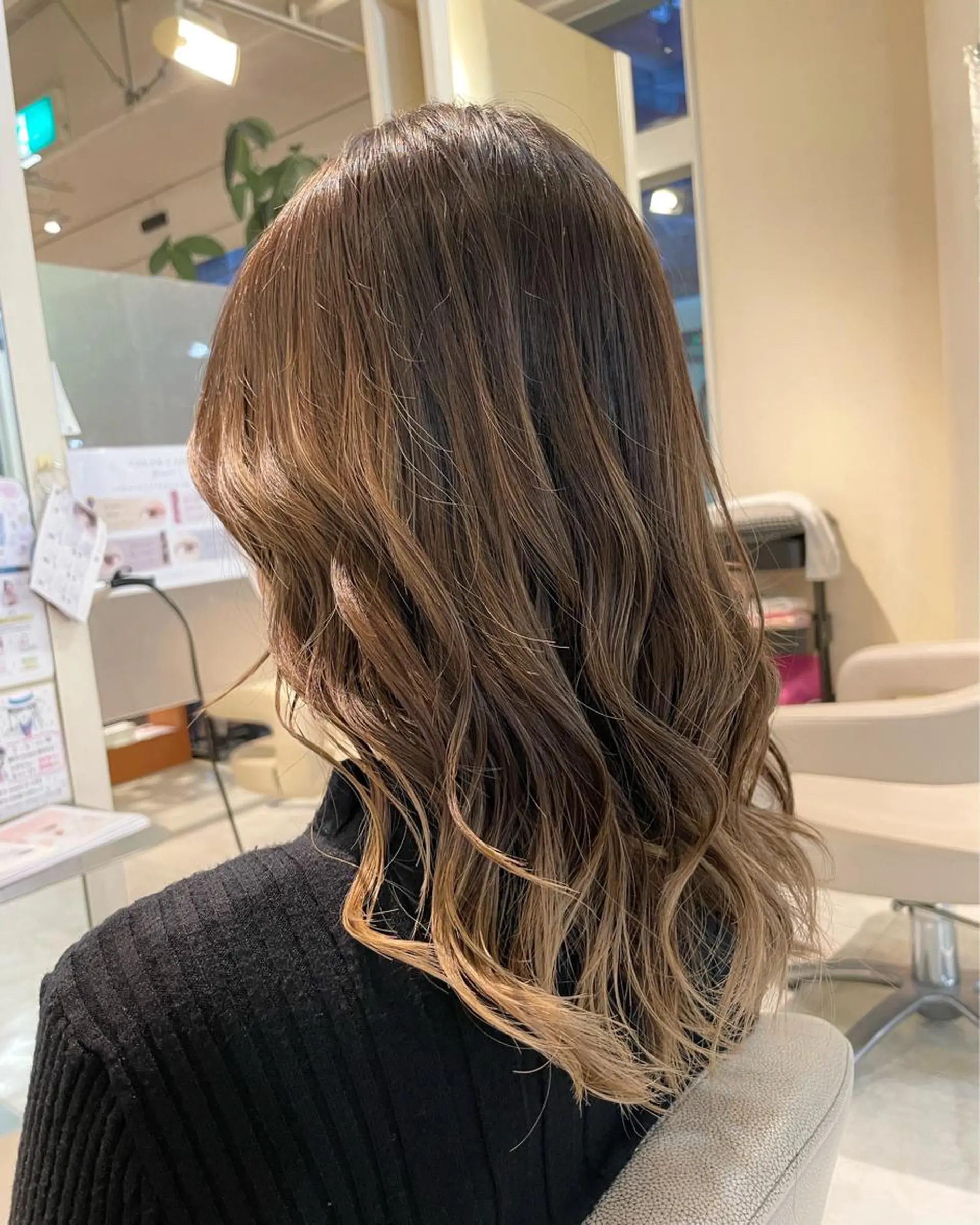 セミロング カット ヘアカラー 本田 卓也のヘアスタイル