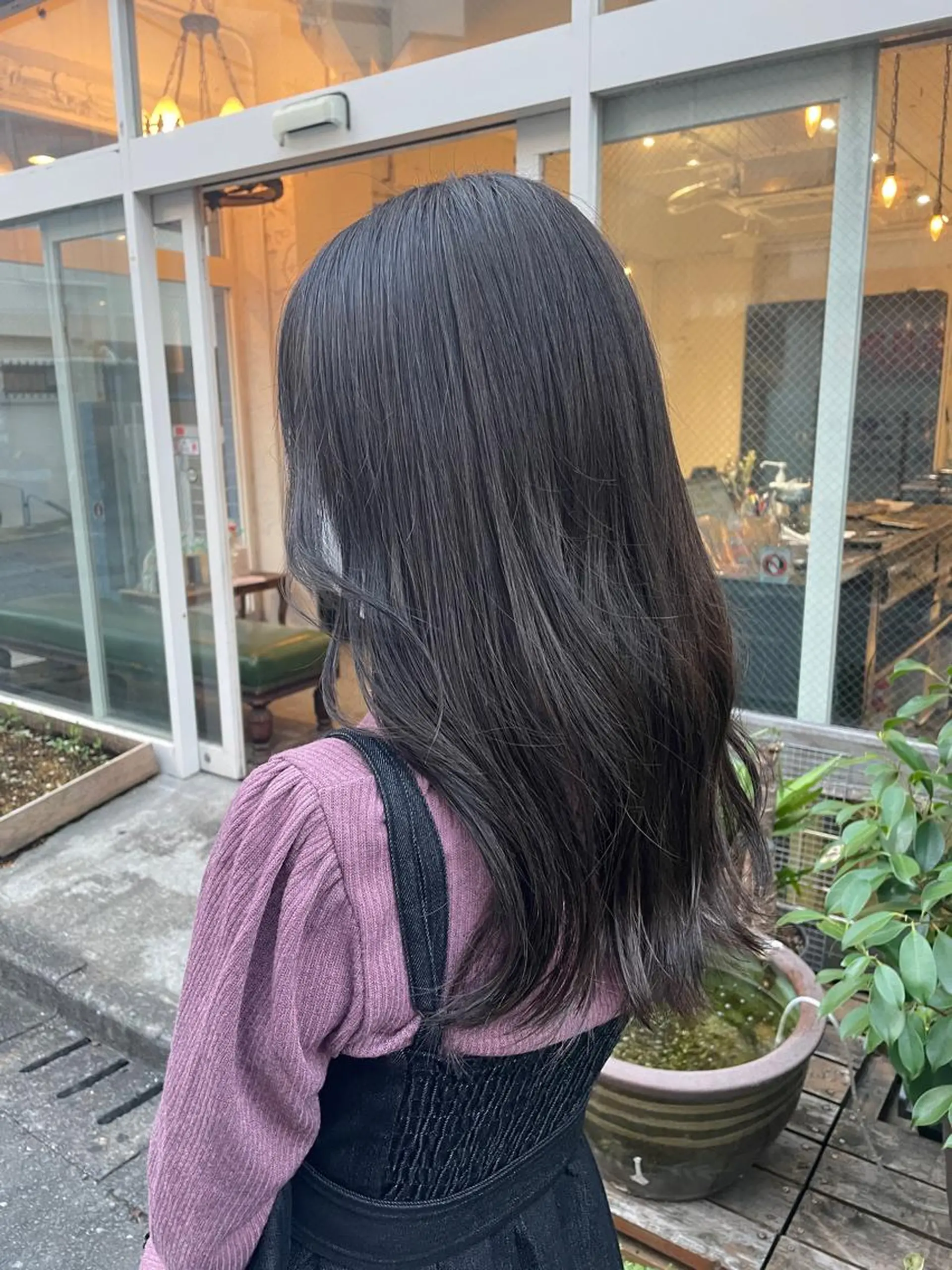 セミロング カラー アディクシーカラー ブリーチ グレージュ ブリーチなしカラー bloom yumaのヘアスタイル