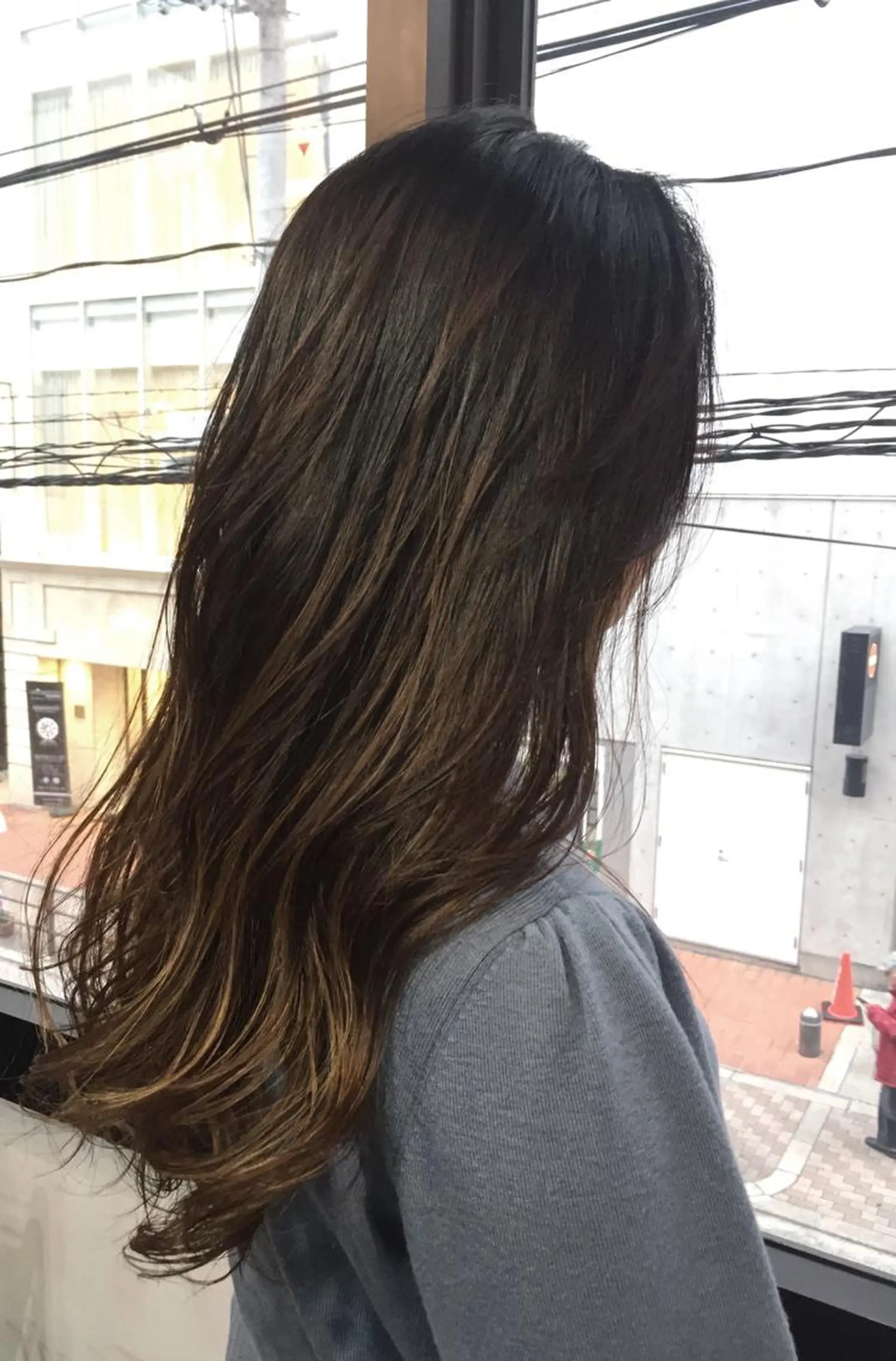 ロング カラー グラデーションカラー グレージュ シルバー カラー特化サロン大阪 ルービック江坂/新城のヘアスタイル