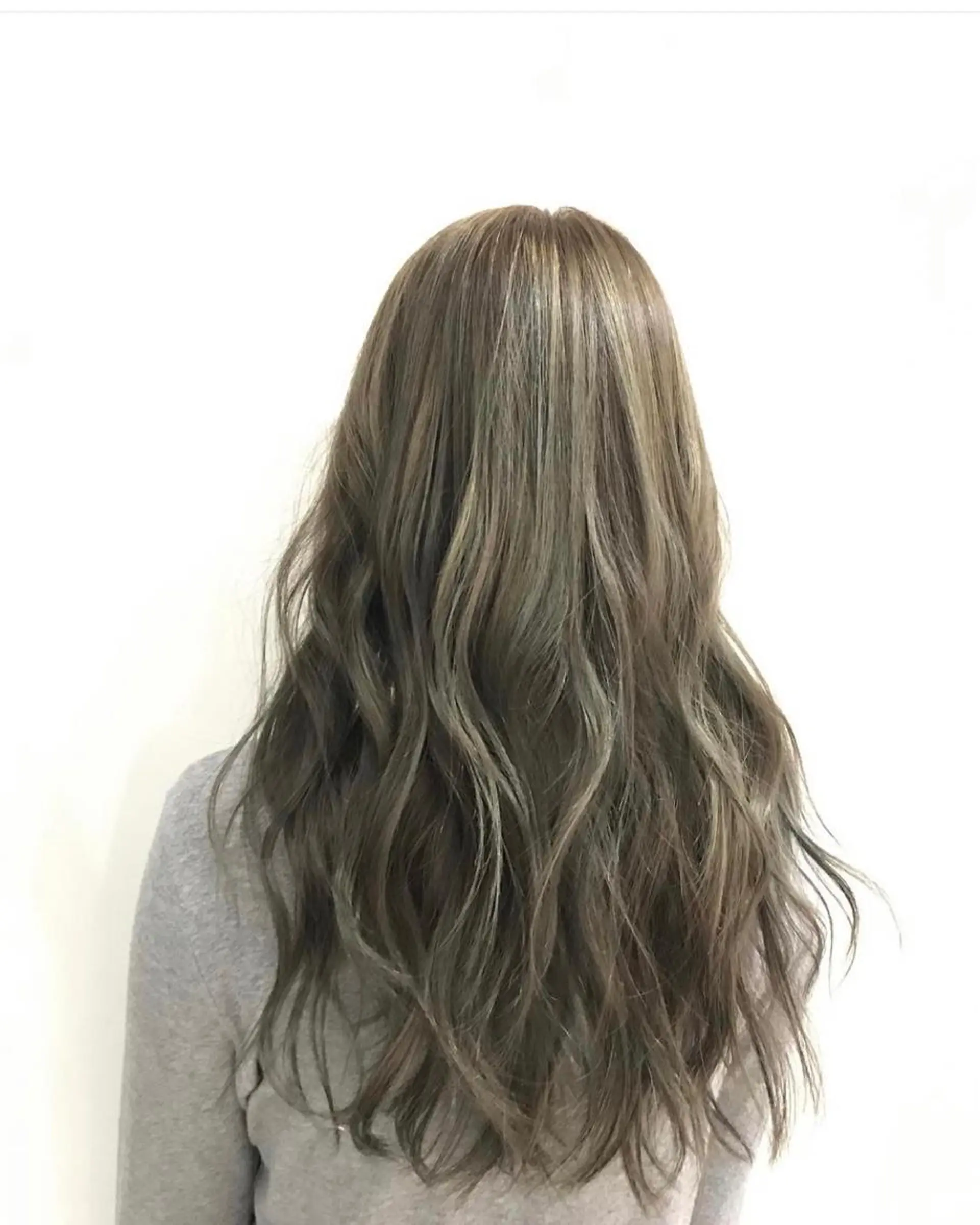 ロング カラー 🍑もも 🍑のヘアスタイル