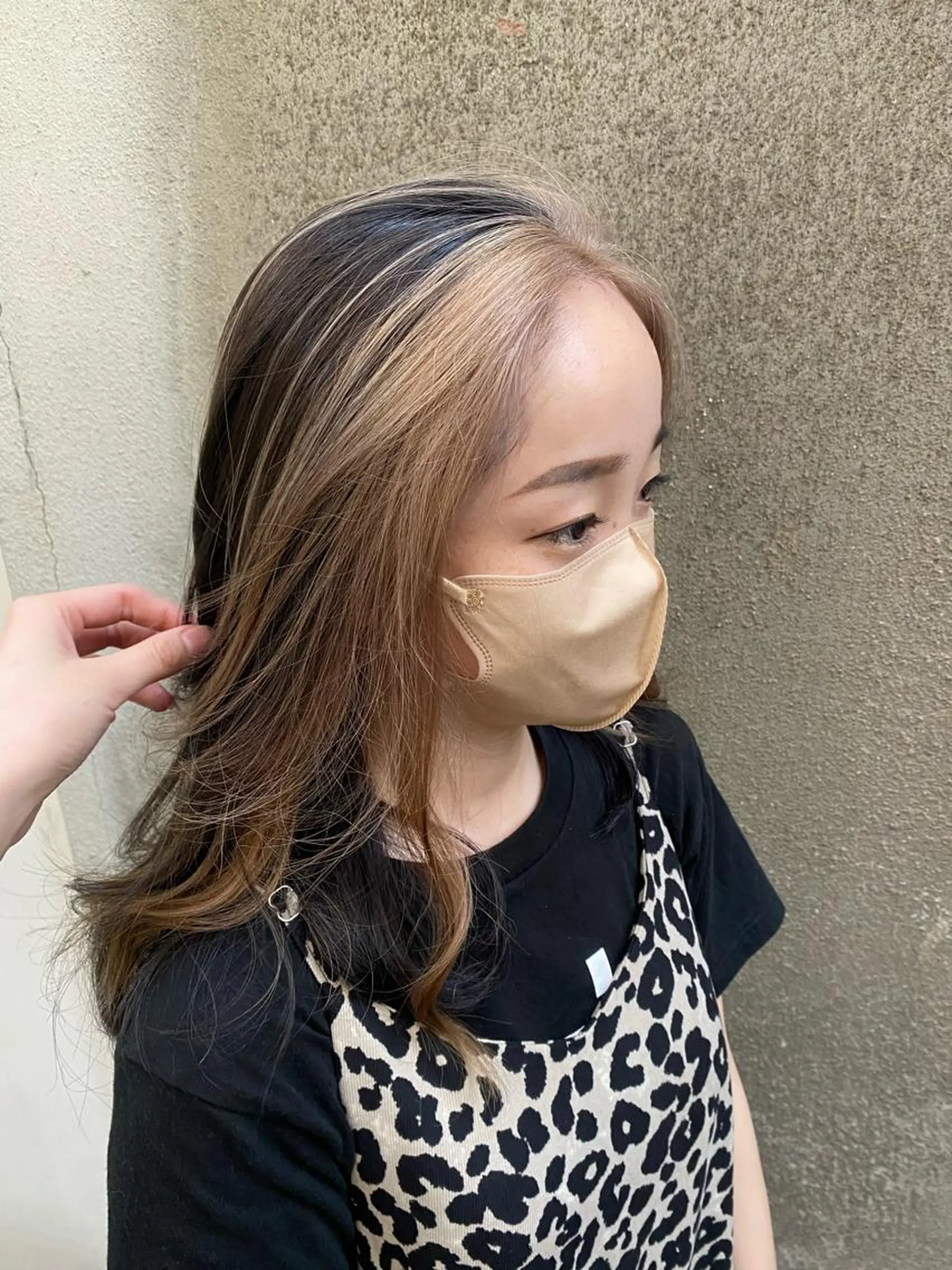 ロング カラー ミストバング ベージュカラー  フェイスフレーミング NATSUKI😸 ‪✂︎‬南森町美容室のヘアスタイル