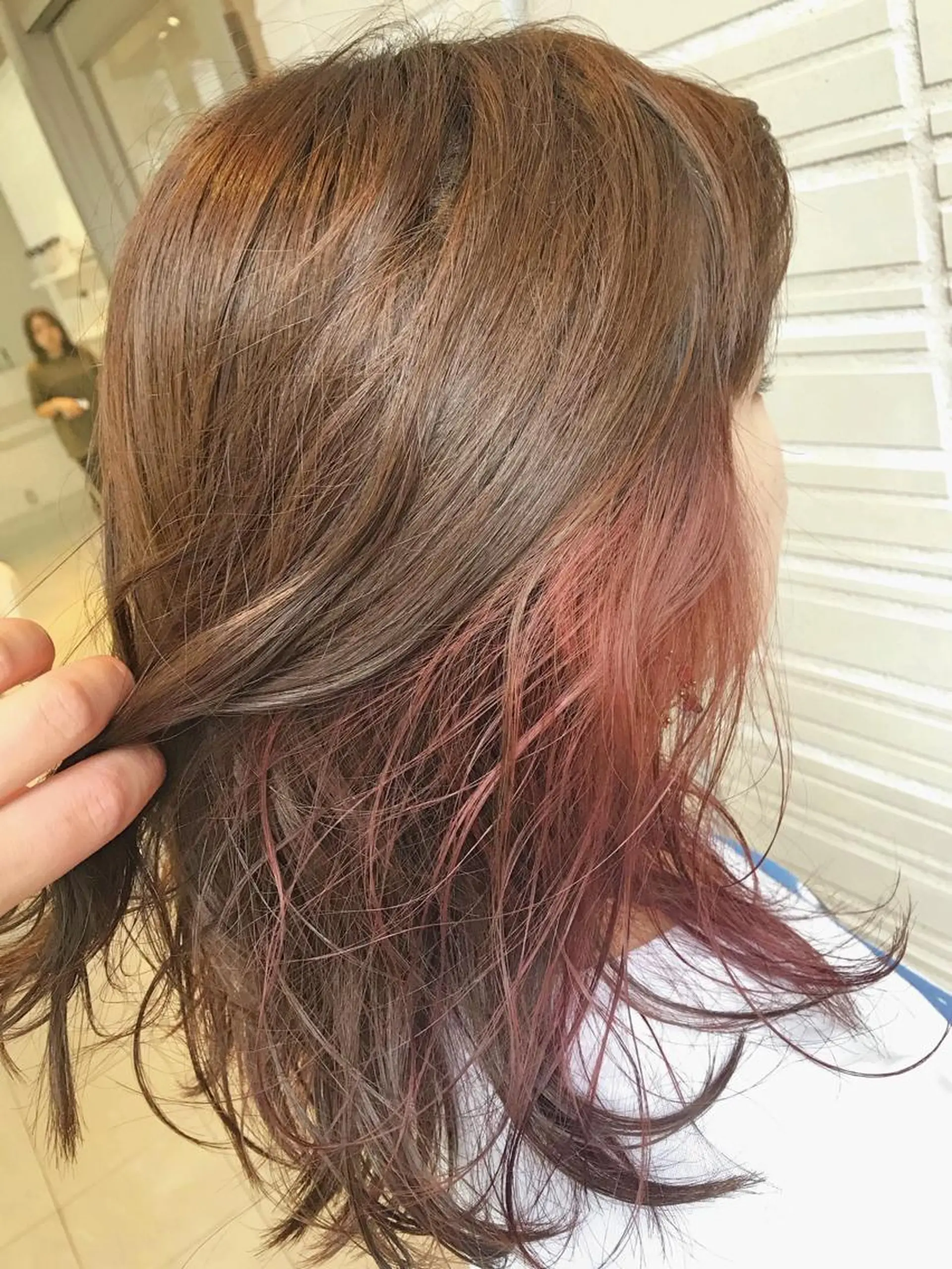 ミディアム カラー インナーカラー ピンクカラー 加藤 憂のヘアスタイル