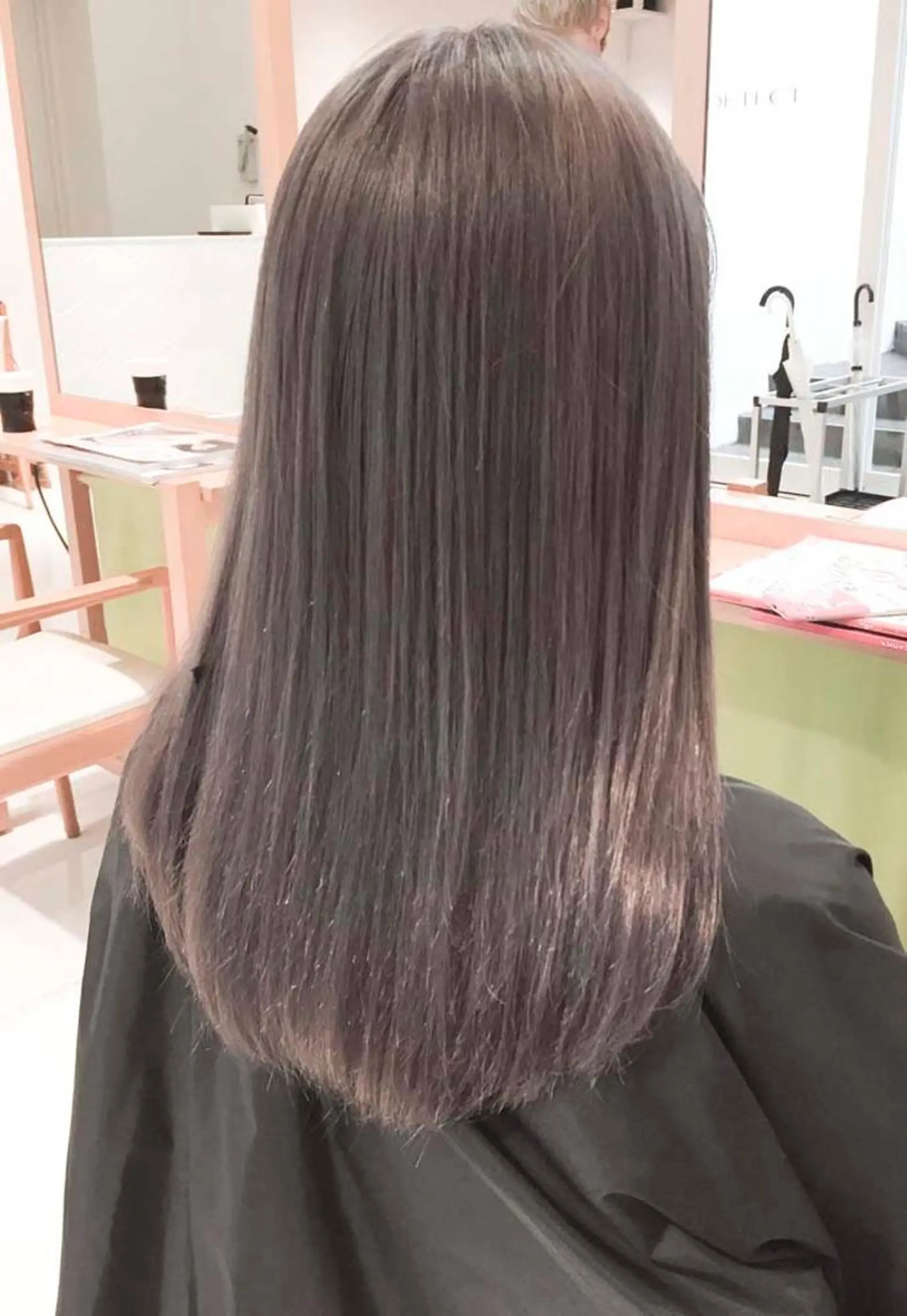 セミロング カラー ブリーチ グレージュ ラベンダーカラー ラベンダーグレージュ ラベンダーグレー ヘアカラー トリートメント Days 透明感カラーのヘアスタイル