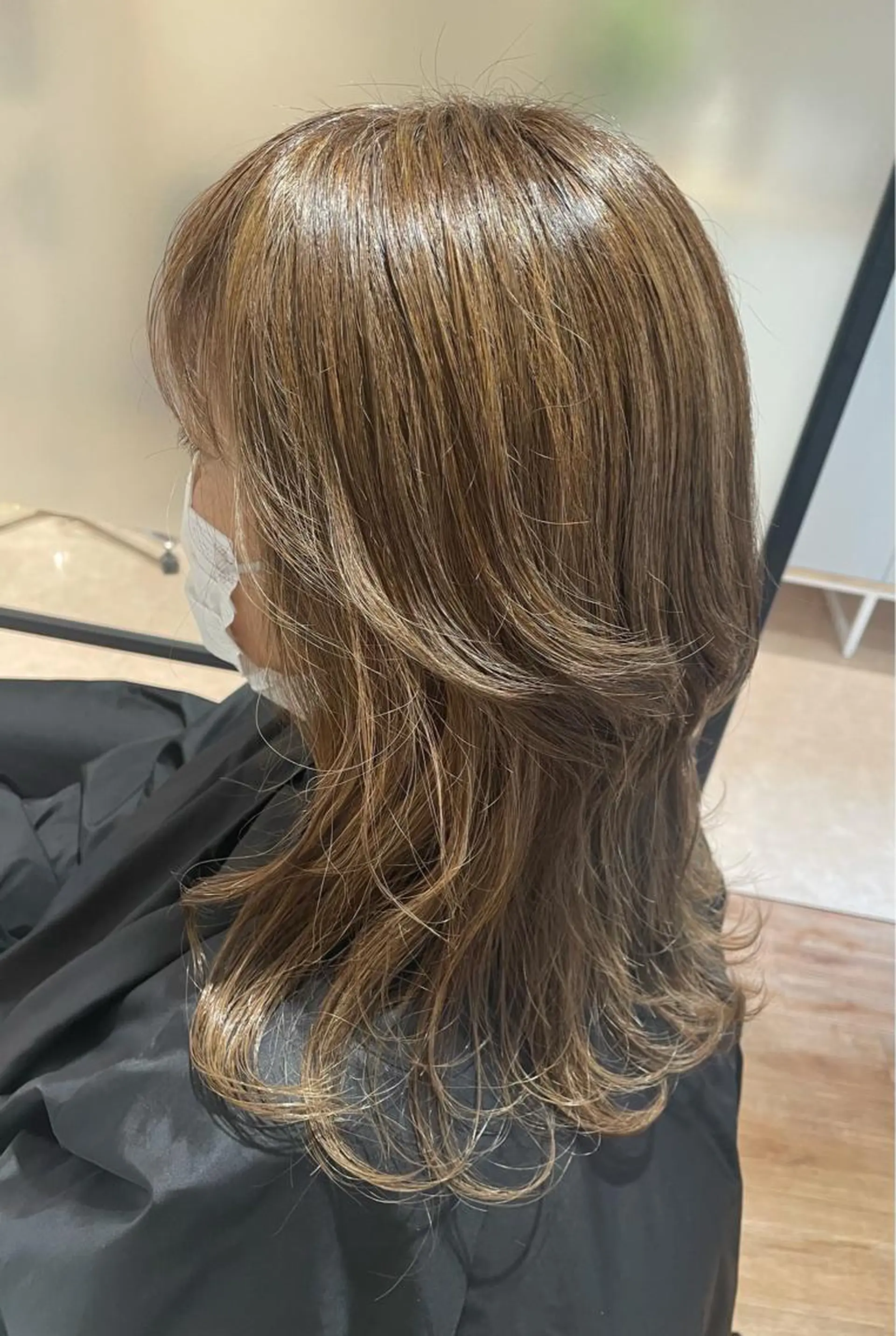 カラー ハイライトカラー 関 桃子のヘアスタイル