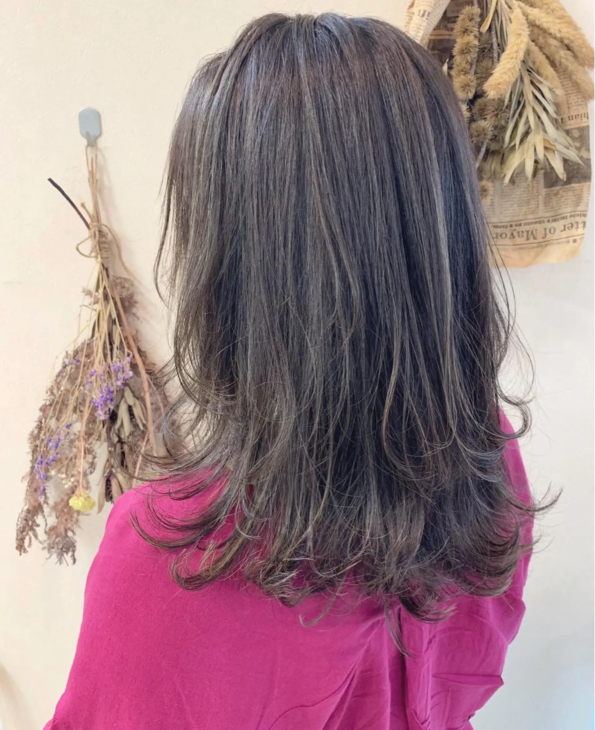 セミロング カラー 立川 奈那子のヘアスタイル