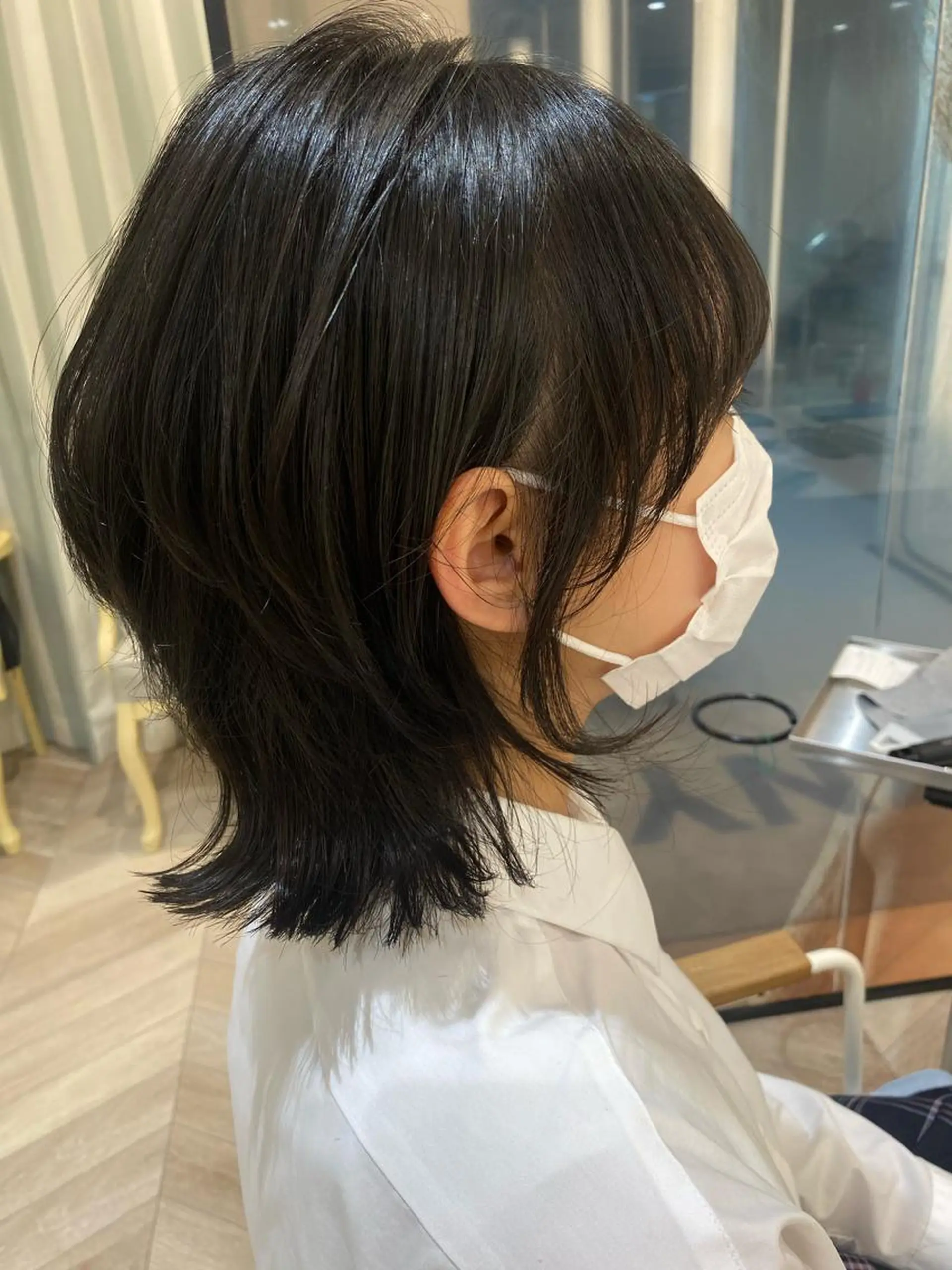 ミディアム 顔周りカット 小顔カット ウルフカット 小顔レイヤー/ ベージュ🤍Rieのヘアスタイル