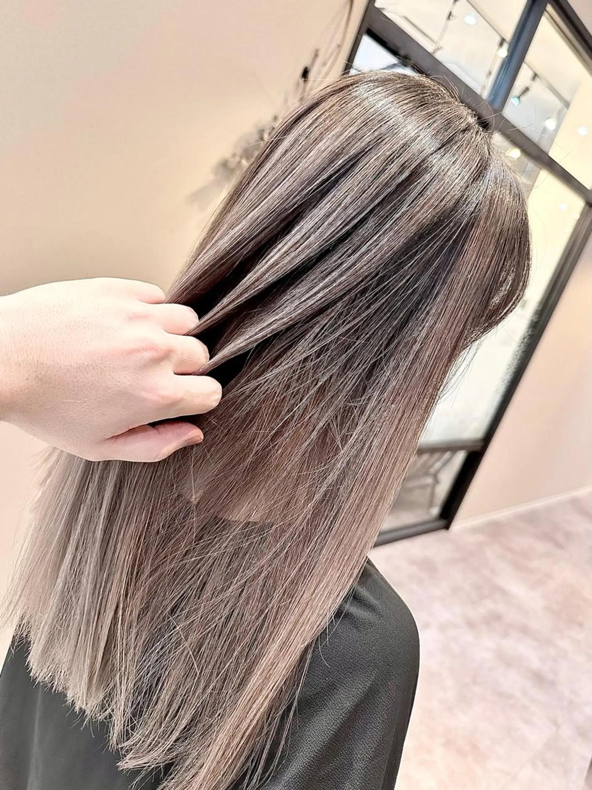 セミロング ヘアカラー 🔷ブリーチバレイヤ ージュ🔷飯野達也のヘアスタイル