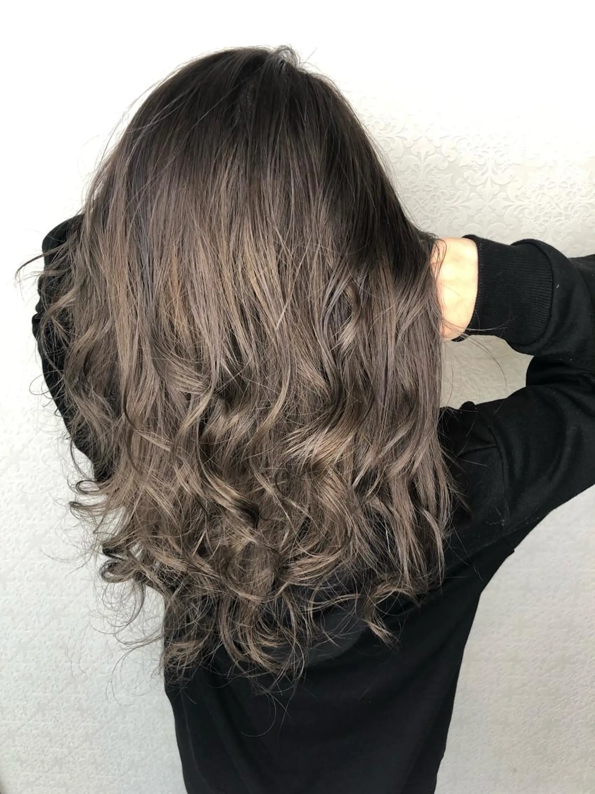 ミディアム カラー グレージュ ハイライトカラー ハイライト ヘアカラー トリートメント 難しい髪質の縮毛矯正 高岡/射水/髪質改善のヘアスタイル