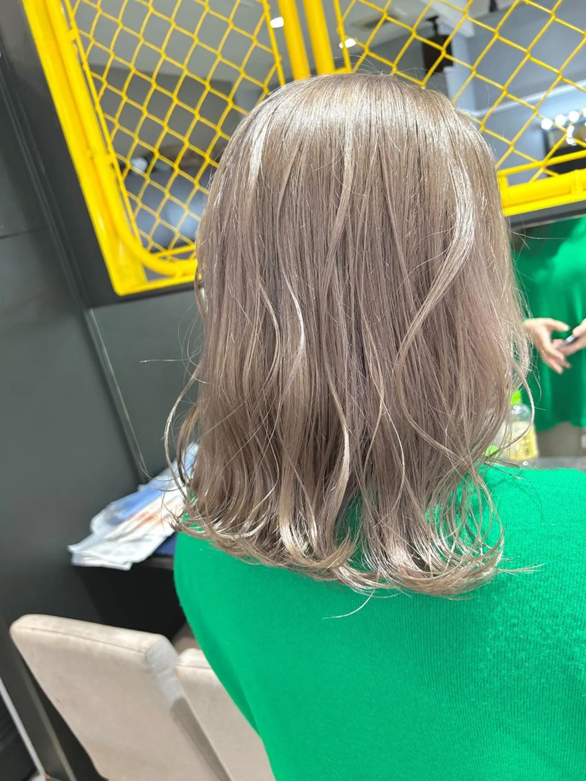 セミロング maya レイヤーカットのヘアスタイル