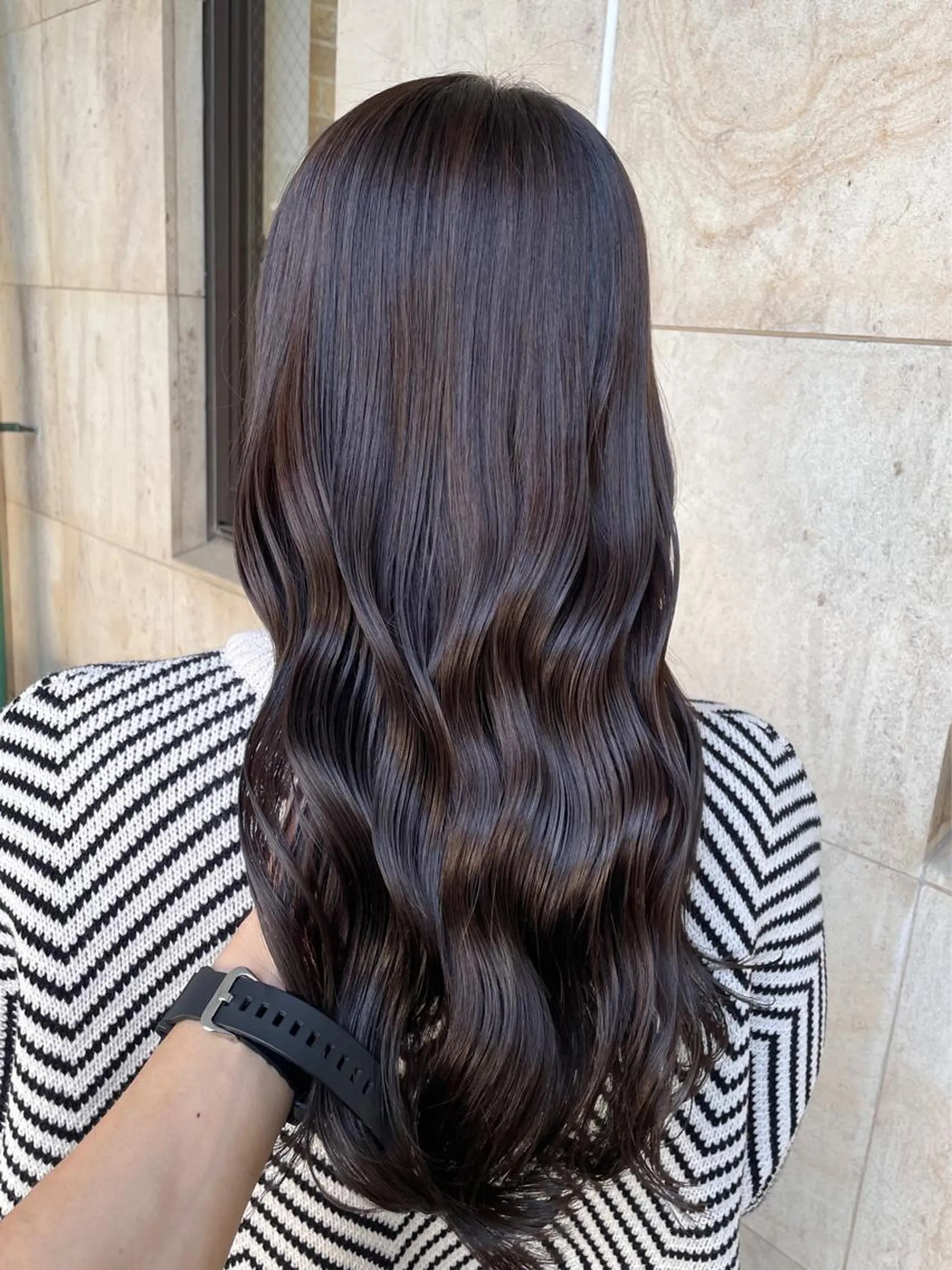 セミロング カラー ミヤザキ タクトのヘアスタイル