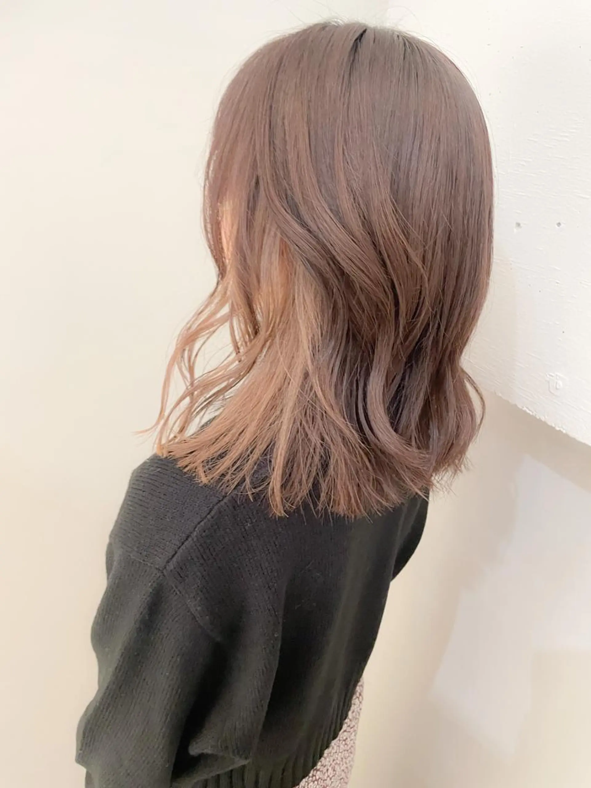 ミディアム カラー ベージュカラー インナーカラー ヘアカラー ✨カラー支持No.1 🧸ワキ カナコ🧸のヘアスタイル