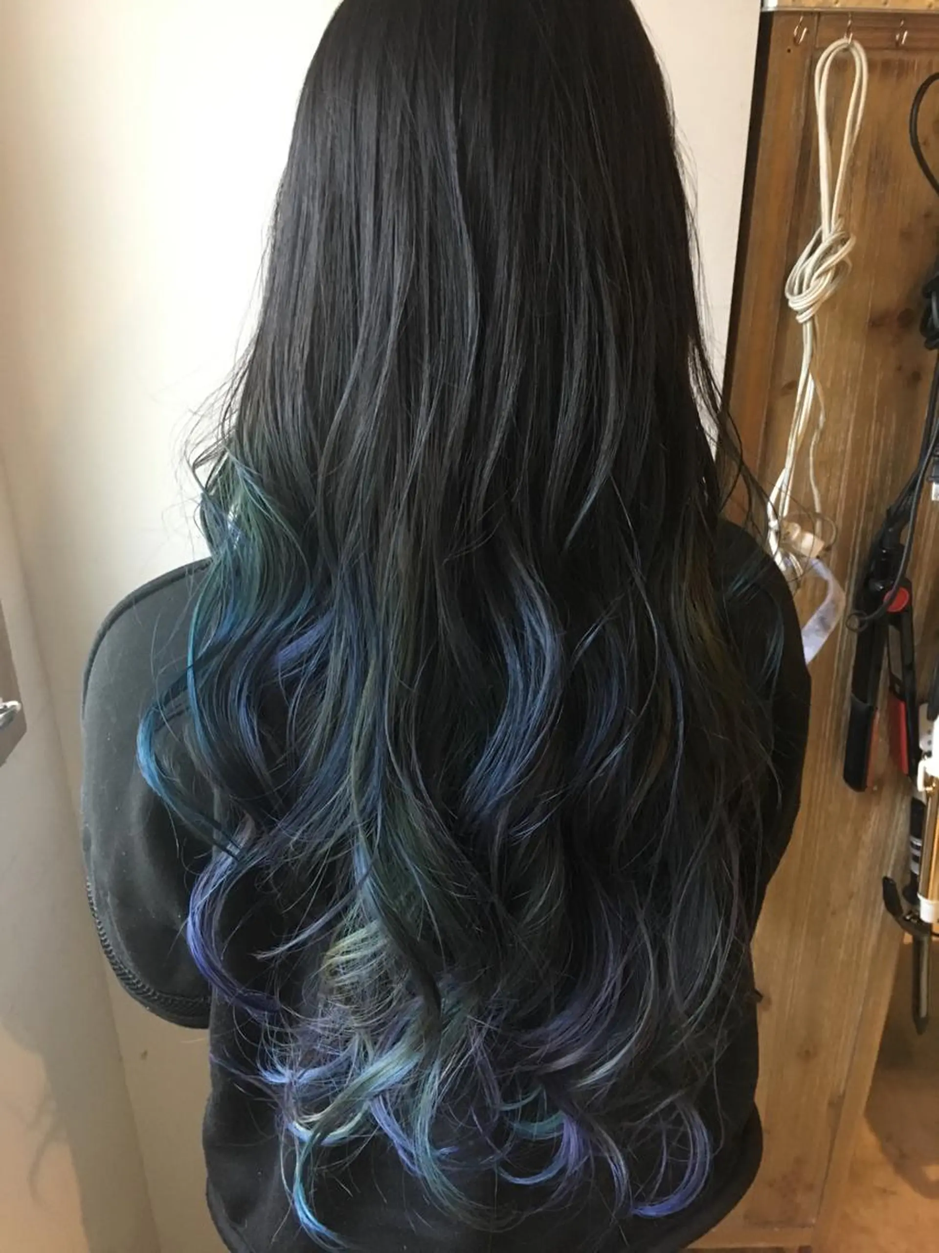 ロング カラー ブルーカラー ハイトーン×髪質改善 KENTAのヘアスタイル