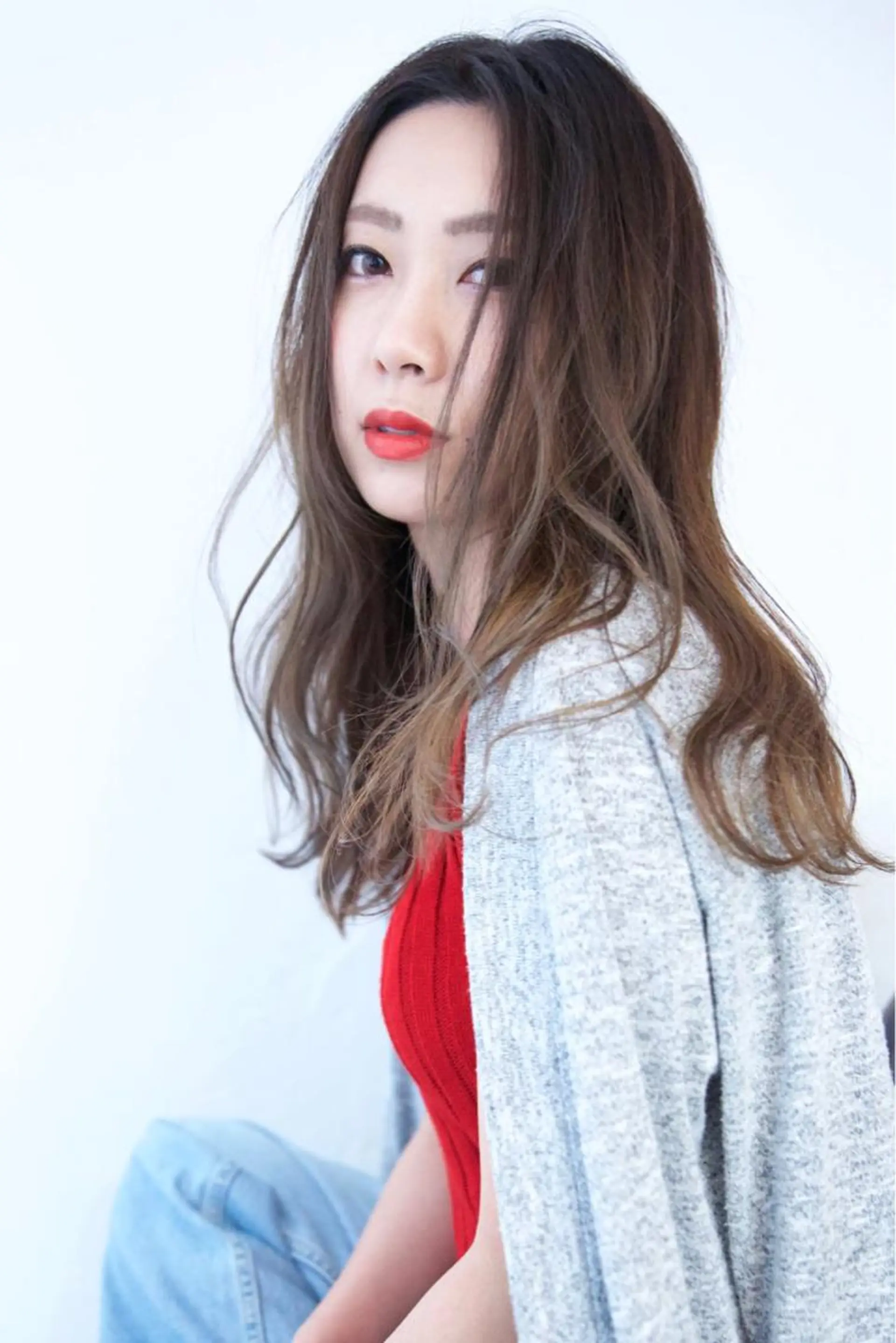 ロング カラー アッシュ グラデーションカラー オリーブアッシュ カット ヘアカラー fio マナミのヘアスタイル