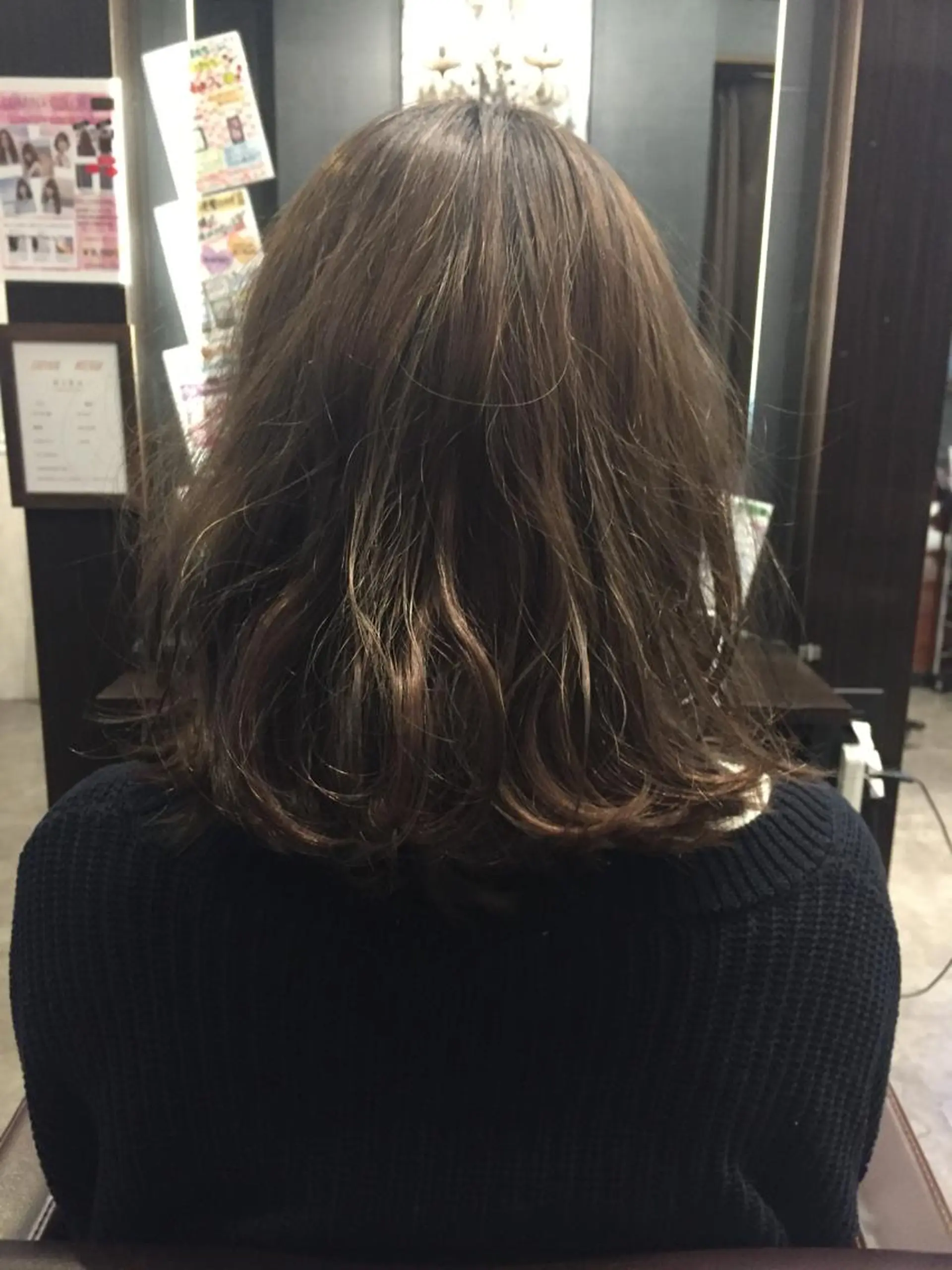 ミディアム 金澤 愛のヘアスタイル
