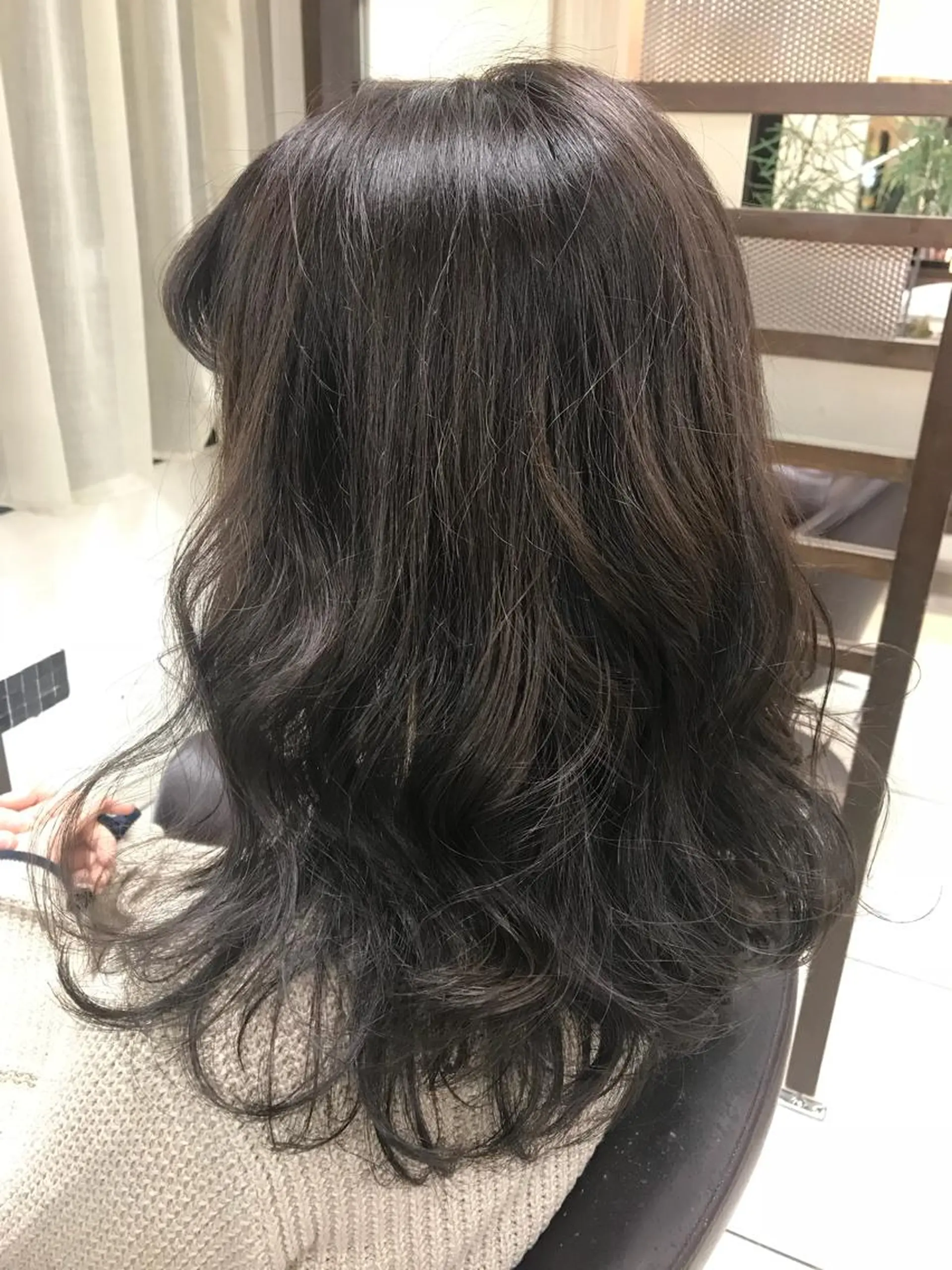 ロング カラー グレージュ ヘアカラー トリートメント 馴染ませNo.1🧃 エクステ・アレンジのヘアスタイル