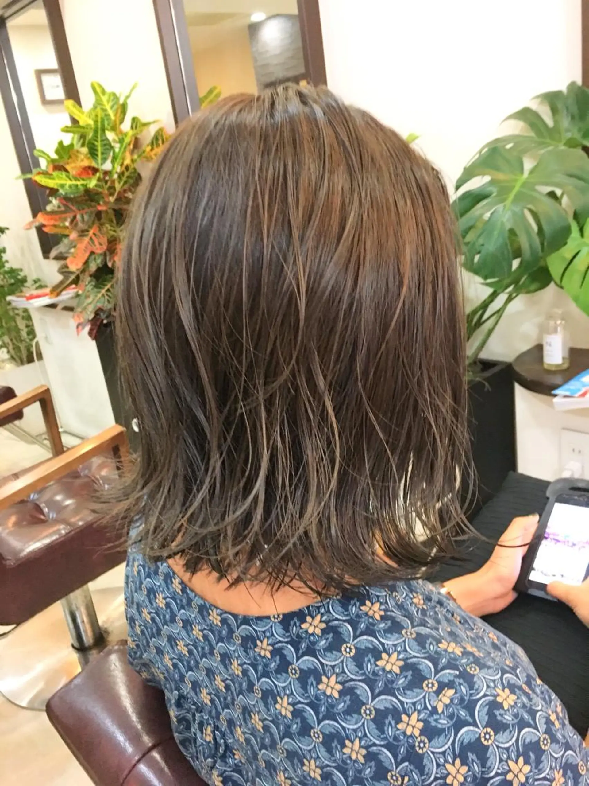 ミディアム カラー ミディアムパーマ アディクシーカラー バレイヤージュ ブリーチ ケアブリーチ ヘアカラー トリートメント 隠れ家美容室 RAW TOKYO 【公式】のヘアスタイル