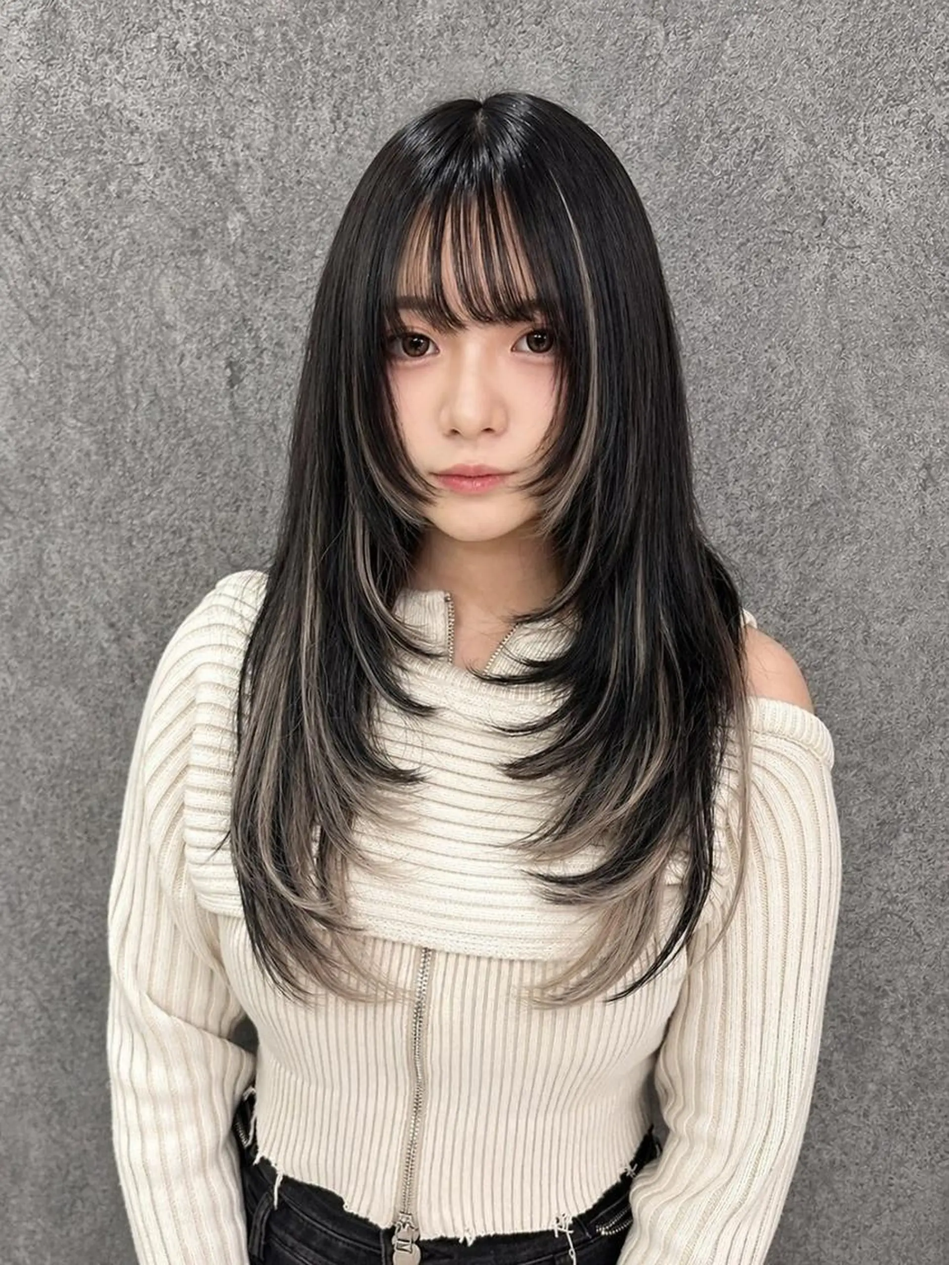 カラー ロング シールエクステ バレイヤージュ ベージュカラー ブリーチ ケアブリーチ カット ヘアカラー エクステ KAZU TACKYのヘアスタイル