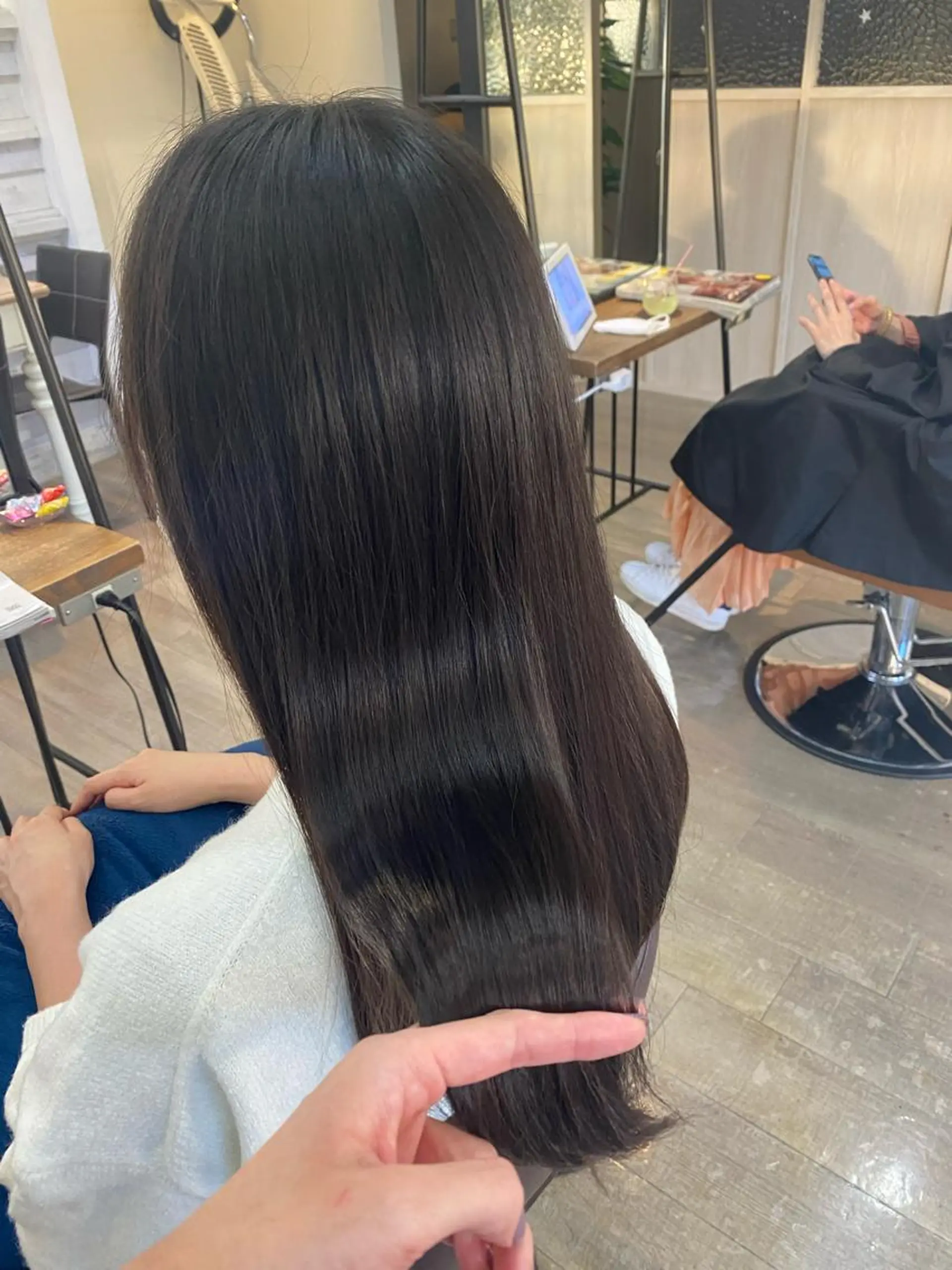 ロング カット 縮毛矯正 トリートメント ELEN 新百合ヶ丘のヘアスタイル