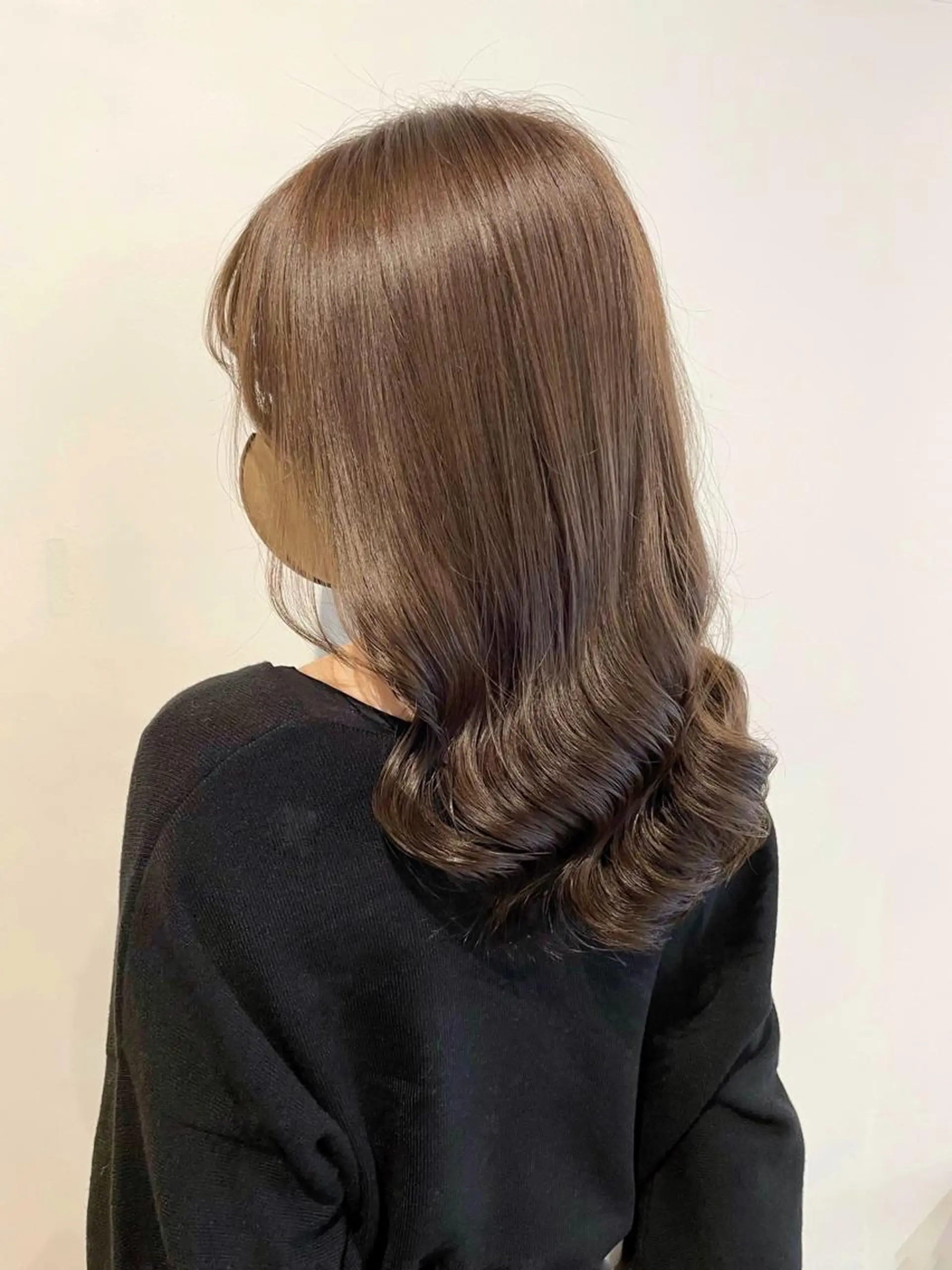 ロング カラー ベージュカラー ヘアカラー トリートメント ヘアアレンジ にいた　かづしげのヘアスタイル