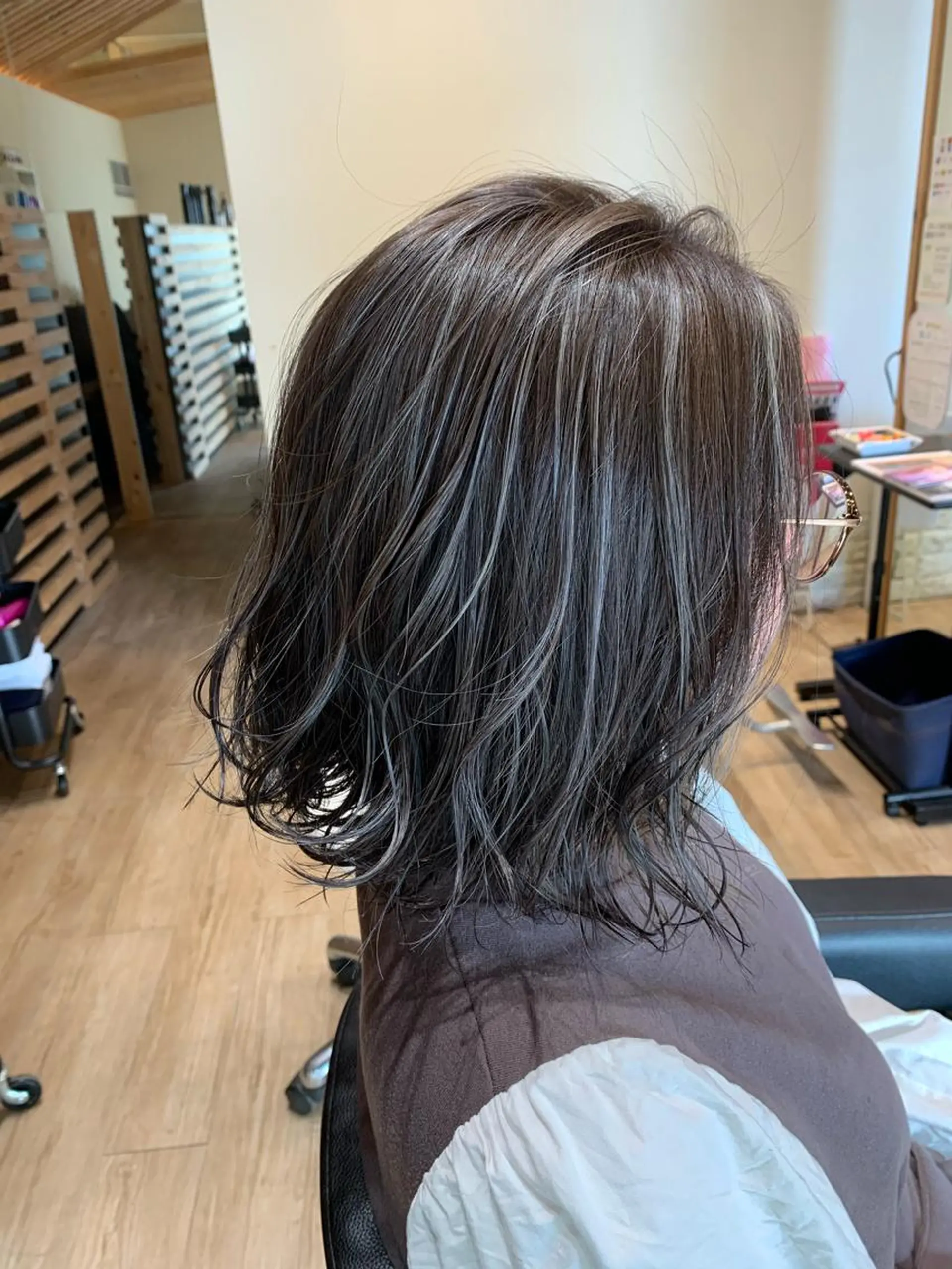 ショート ハイライト ヘアカラー 大久保 隆蔵のヘアスタイル