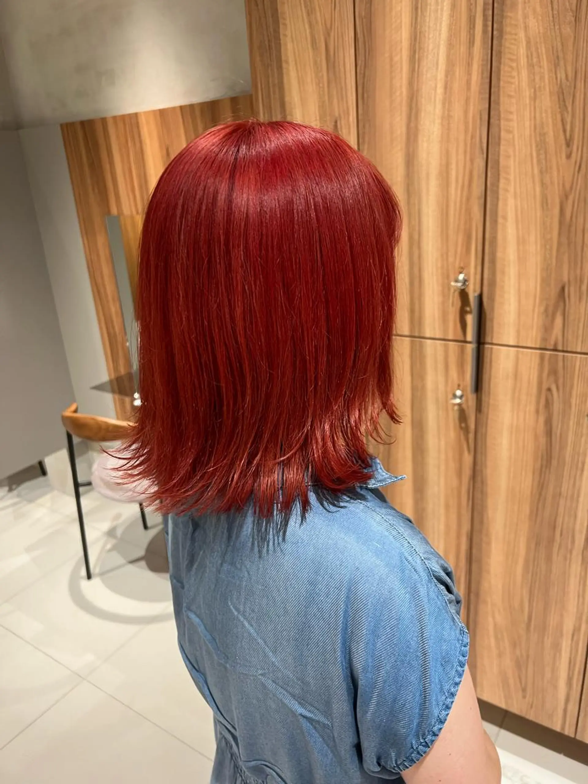 ミディアム カラー ブリーチ ブリーチなし 寒色カラーのヘアスタイル