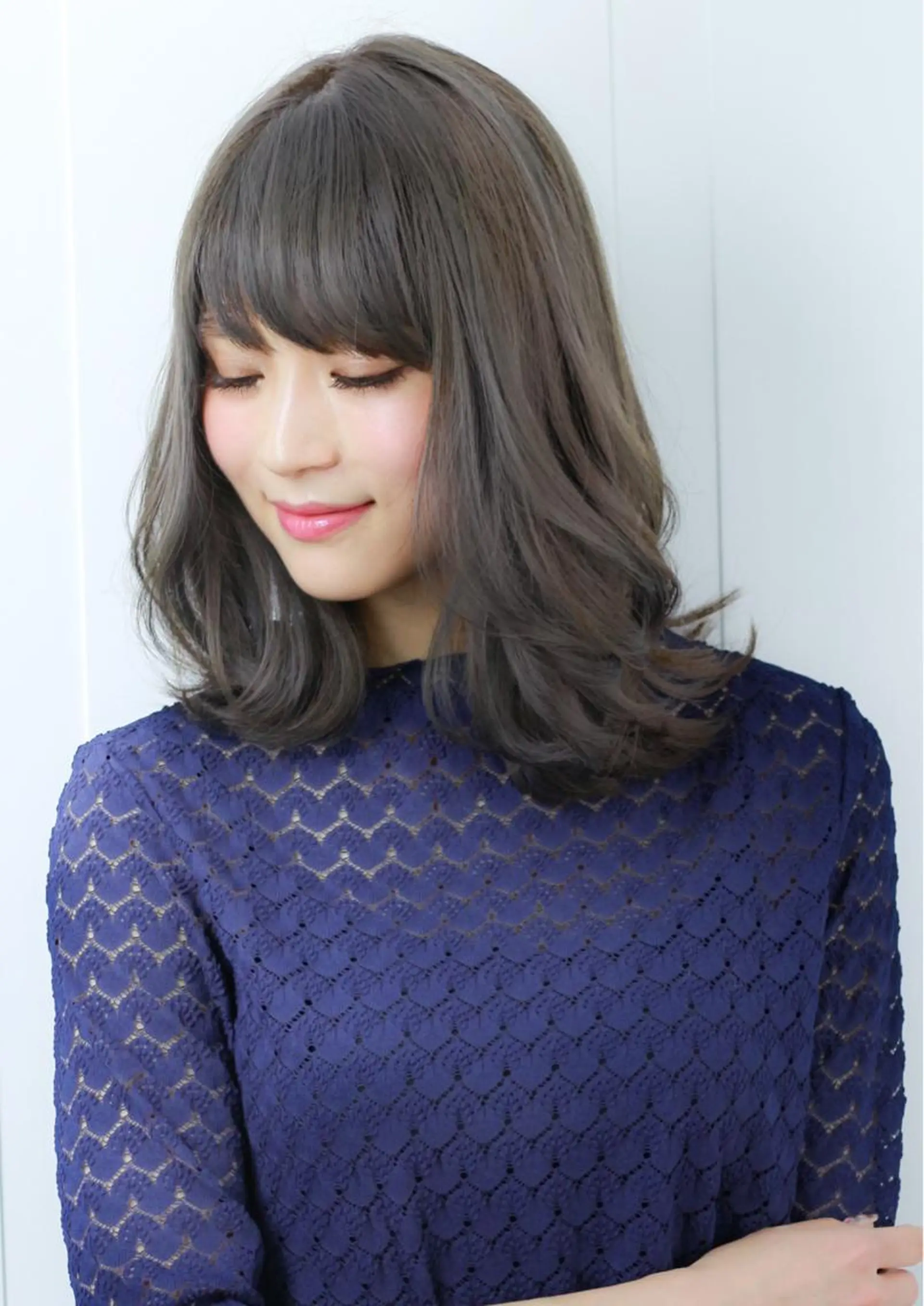 ミディアム カラー 森 海のヘアスタイル