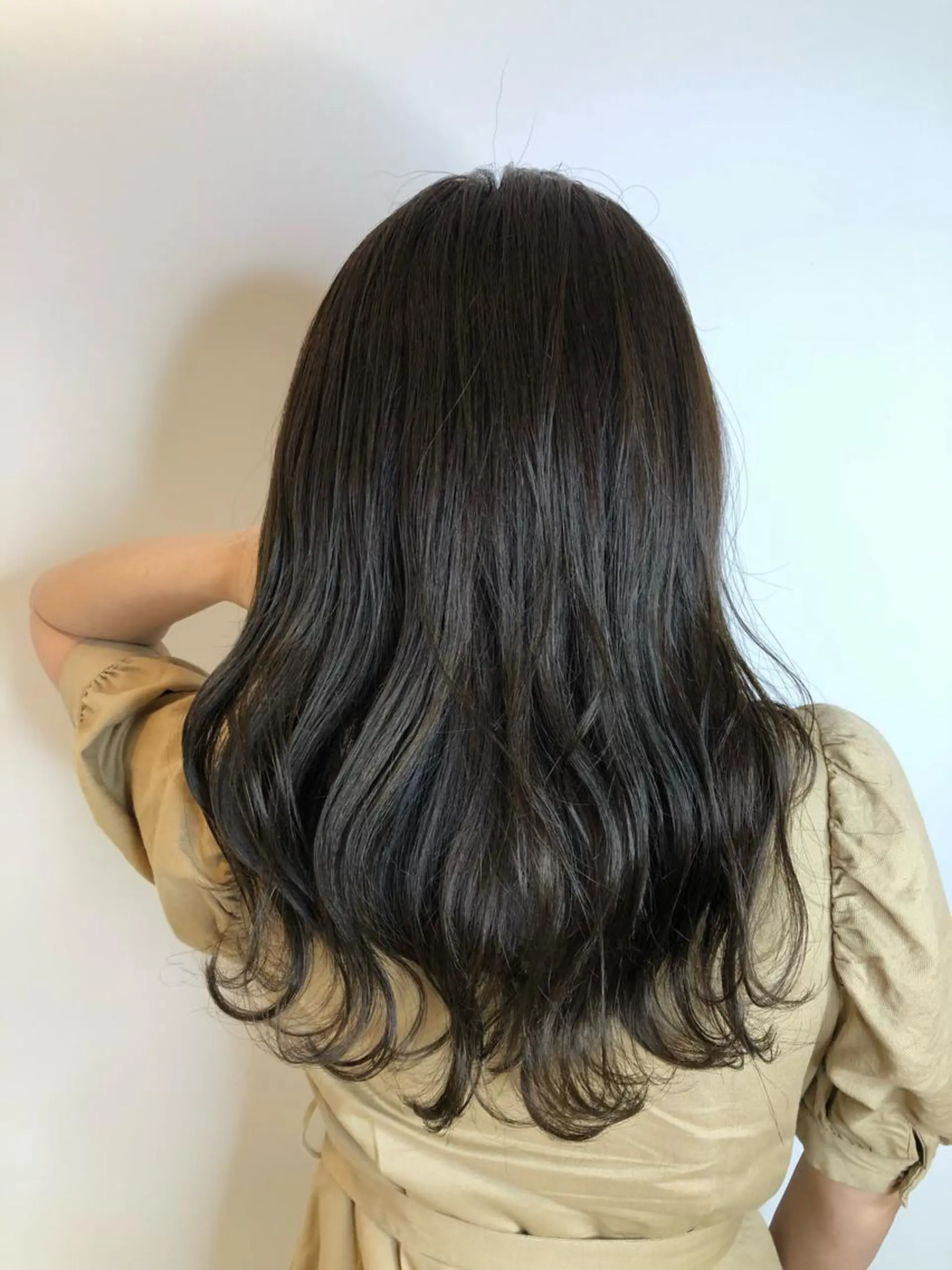 セミロング カラー 透明感カラー オリーブカラー カット ヘアカラー トリートメント ✨似合うのその先へ✨ 田中延和のヘアスタイル