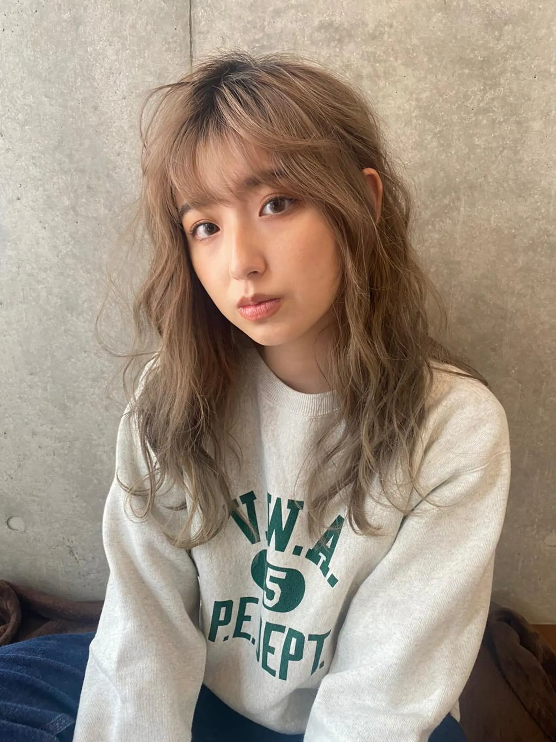 ロング カラー ベージュカラー ミルクティーベージュ その他 ブリーチカラーレイヤ ーカット🦋annaのヘアスタイル