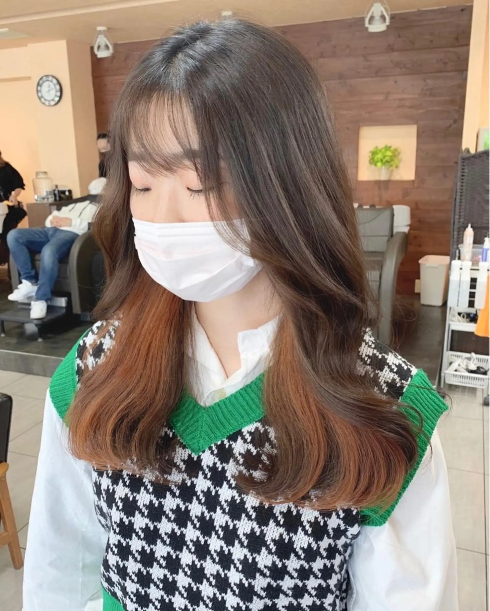 セミロング ヘアカラー 🫧艶髪カラー🫧 森本くるみのヘアスタイル