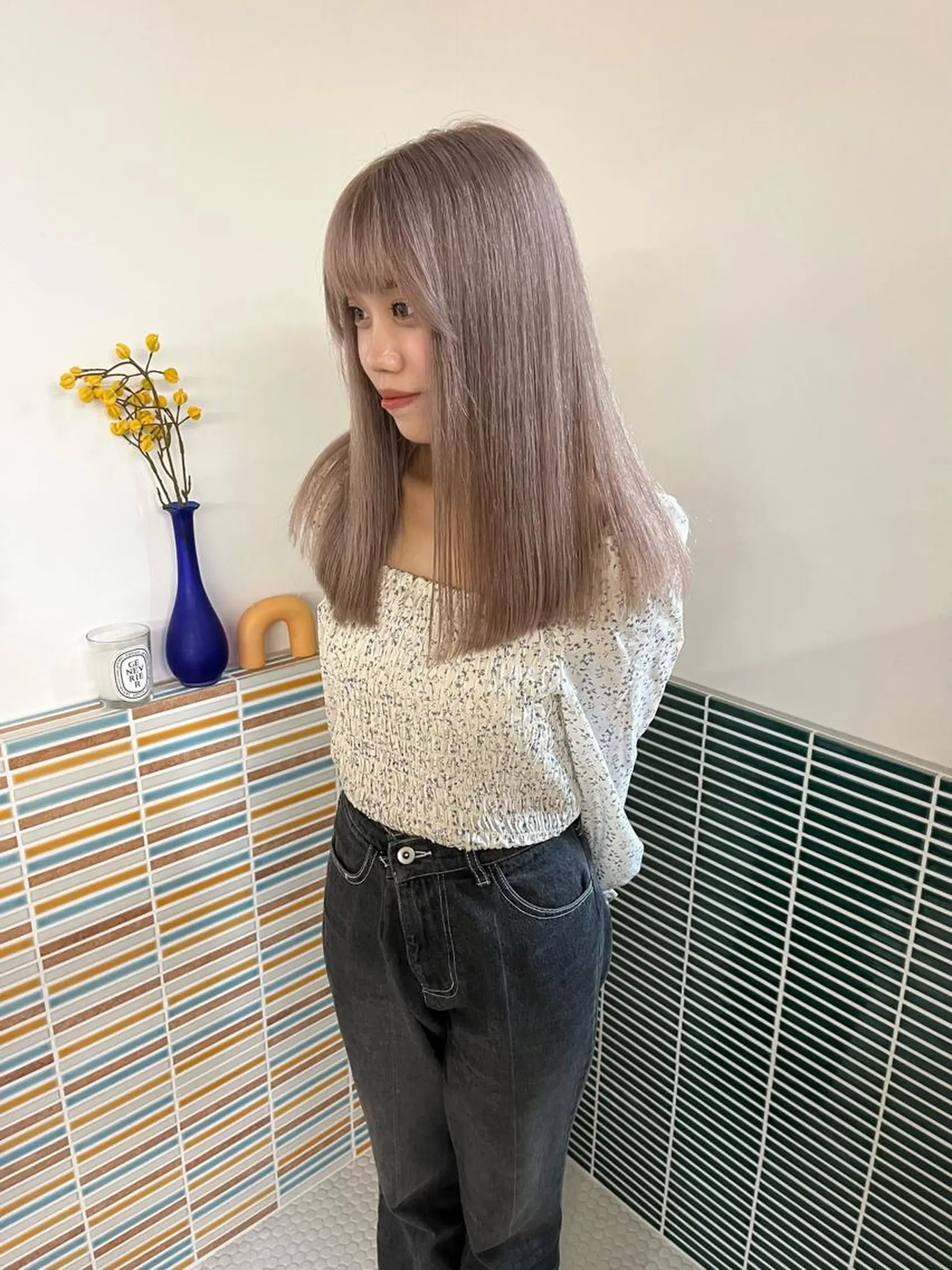 セミロング カラー ブリーチ ヘアカラー トリートメント 🩷ハイトーン透明感 レイヤー🩷ユリカのヘアスタイル