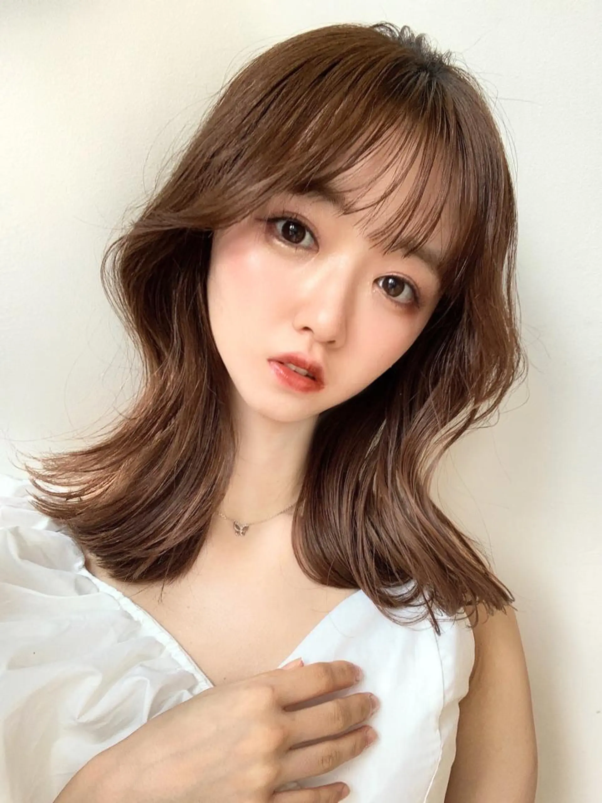 ミディアム カラー パーマ ヘアアレンジ ベージュカラー 透明感カラー グレージュ ボブ 韓国風ヘア カット ヘアカラー トリートメント レイヤー専門家 ダブルカラー修のヘアスタイル