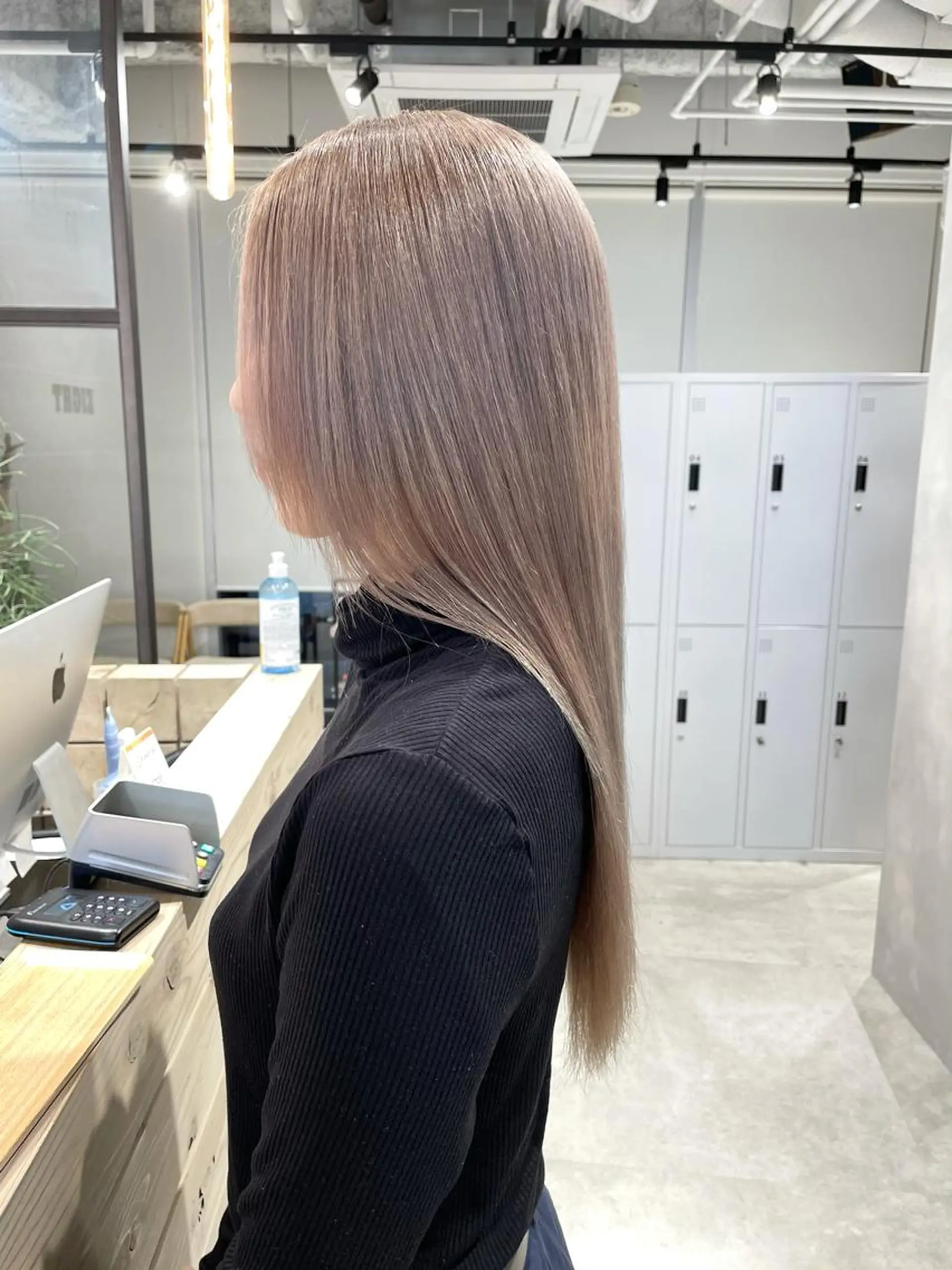 ロング カラー ヘアカラー トリートメント ヘアセット ハイトーン×レイヤー ／遠藤将太のヘアスタイル