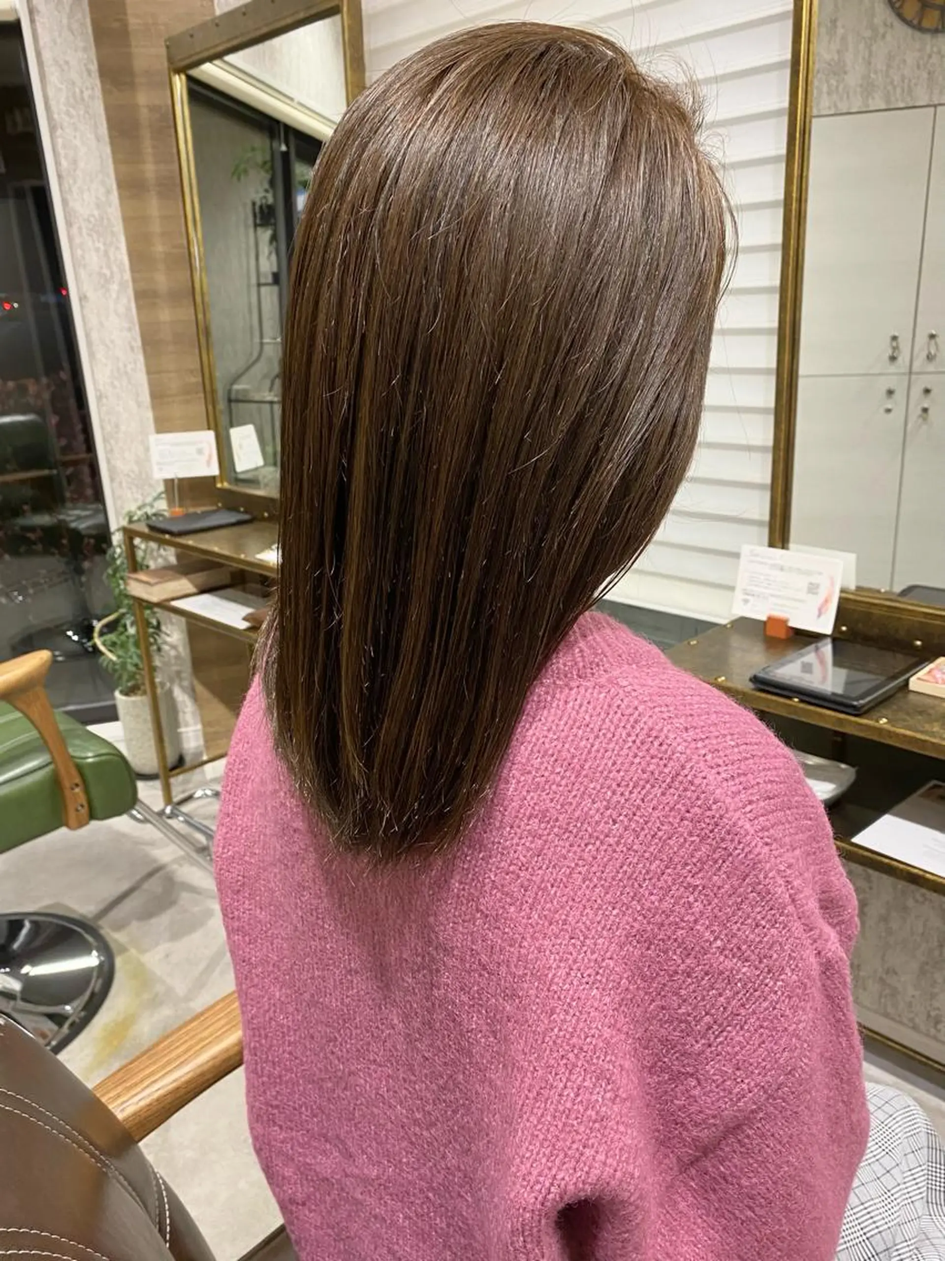 セミロング カット ヘアカラー 白木 遥太のヘアスタイル